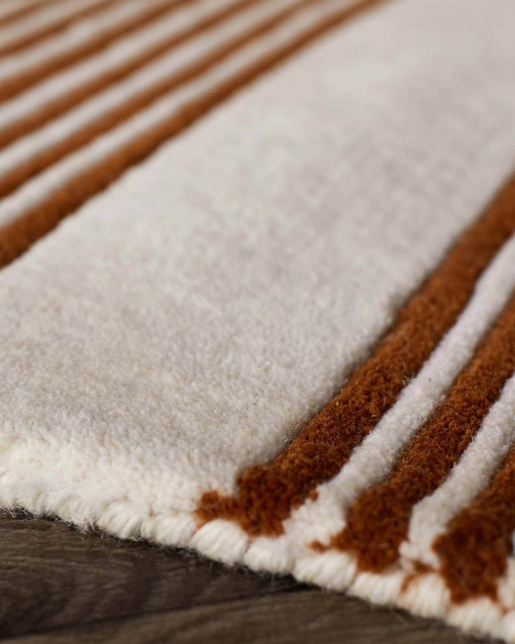 Abstract Lines rust and cream wool medium rug - Image 5