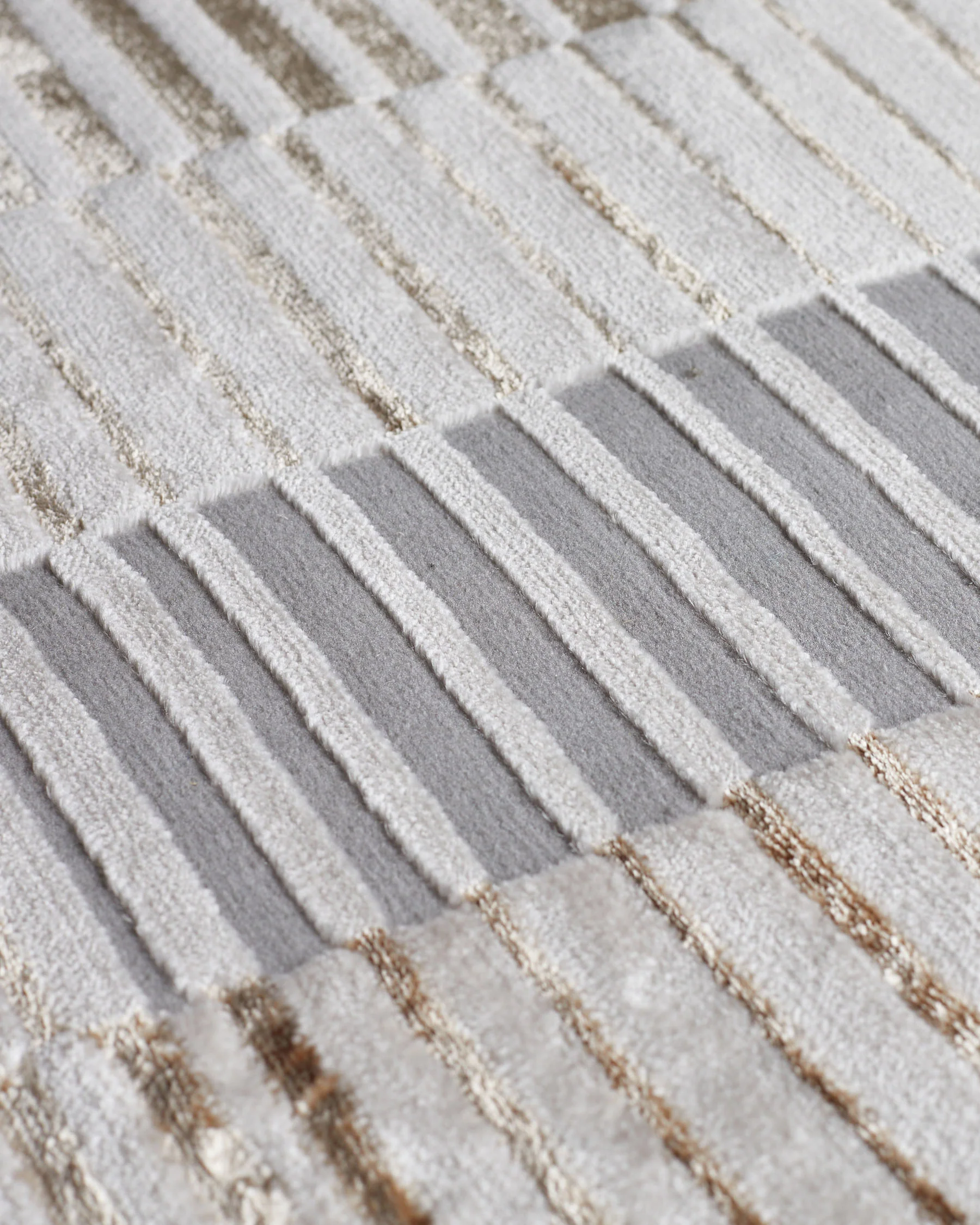 Bijou mixed metallics textured small  rug - Image 5