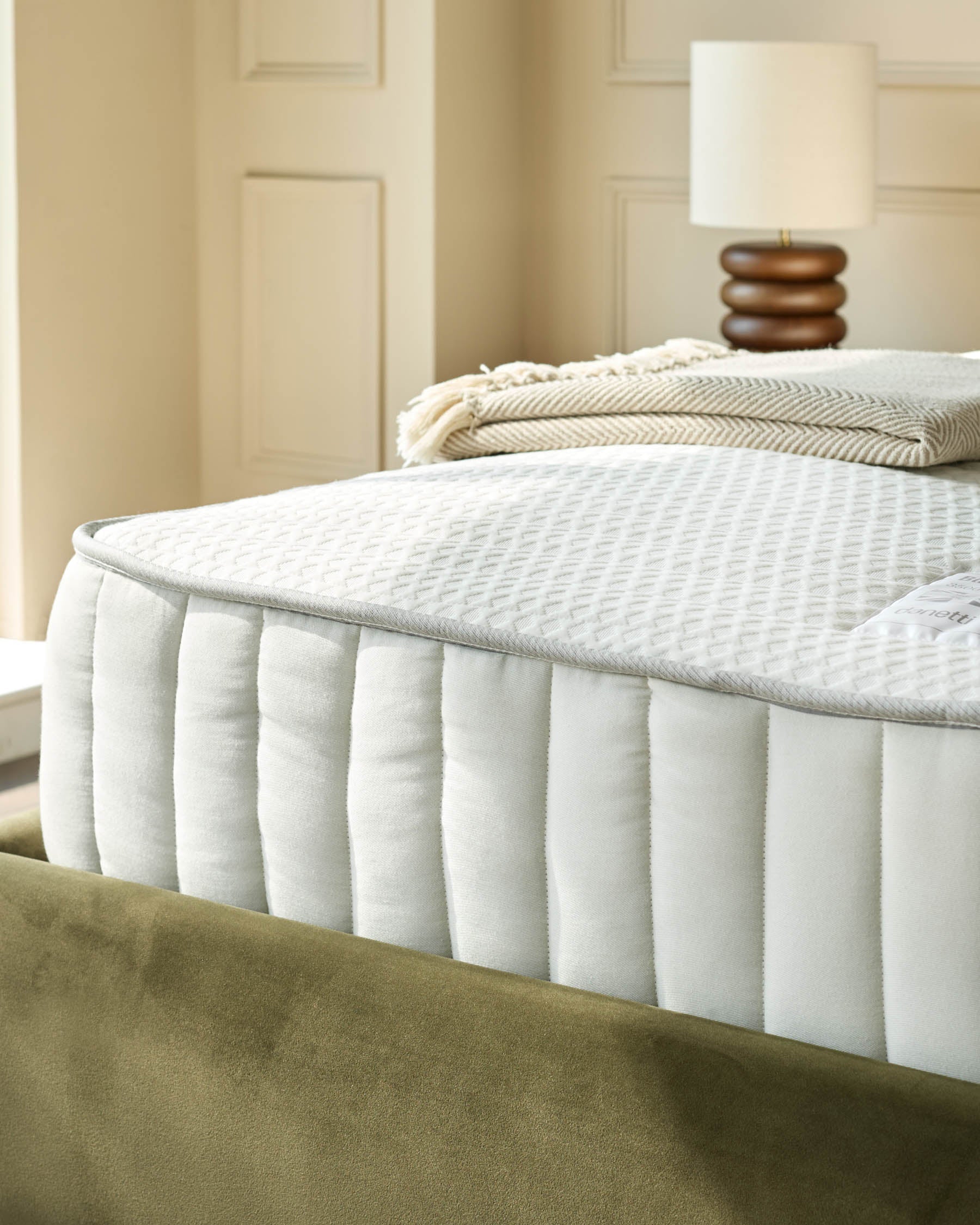 Blissful Comfort 3,500 Pocket Spring Medium Super King Mattress - Image 5