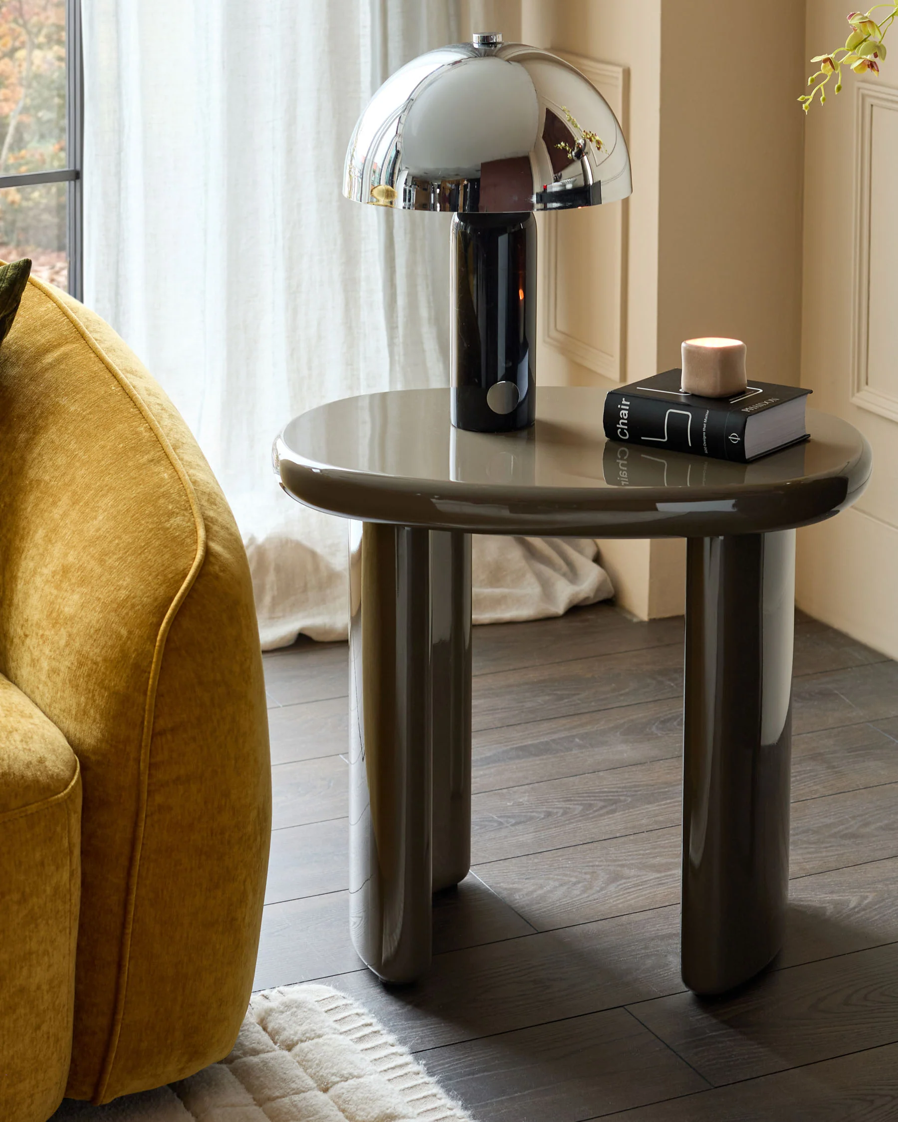 Carmela olive green gloss side table