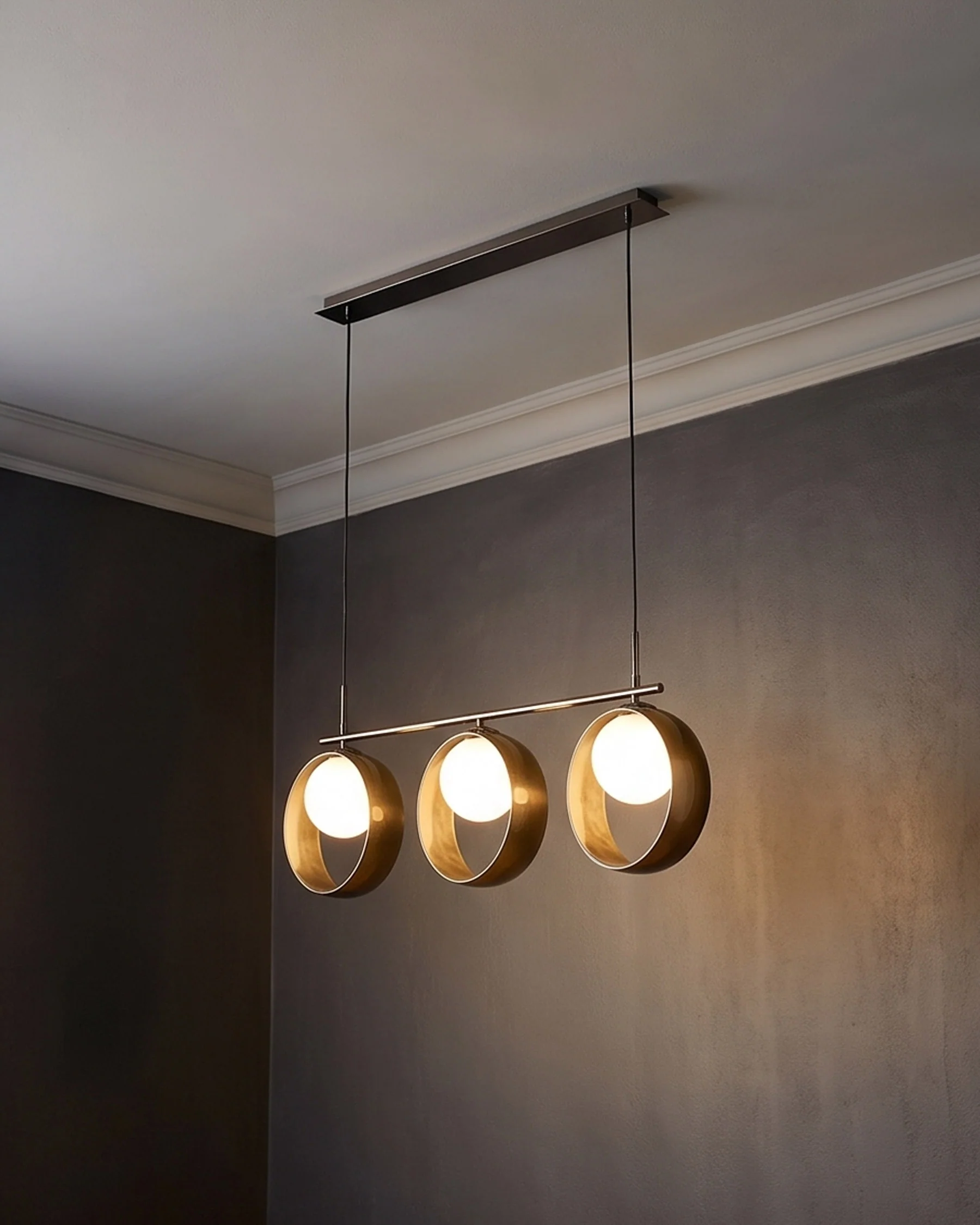 Chloe green glass 3 bar adjustable pendant light - Image 3