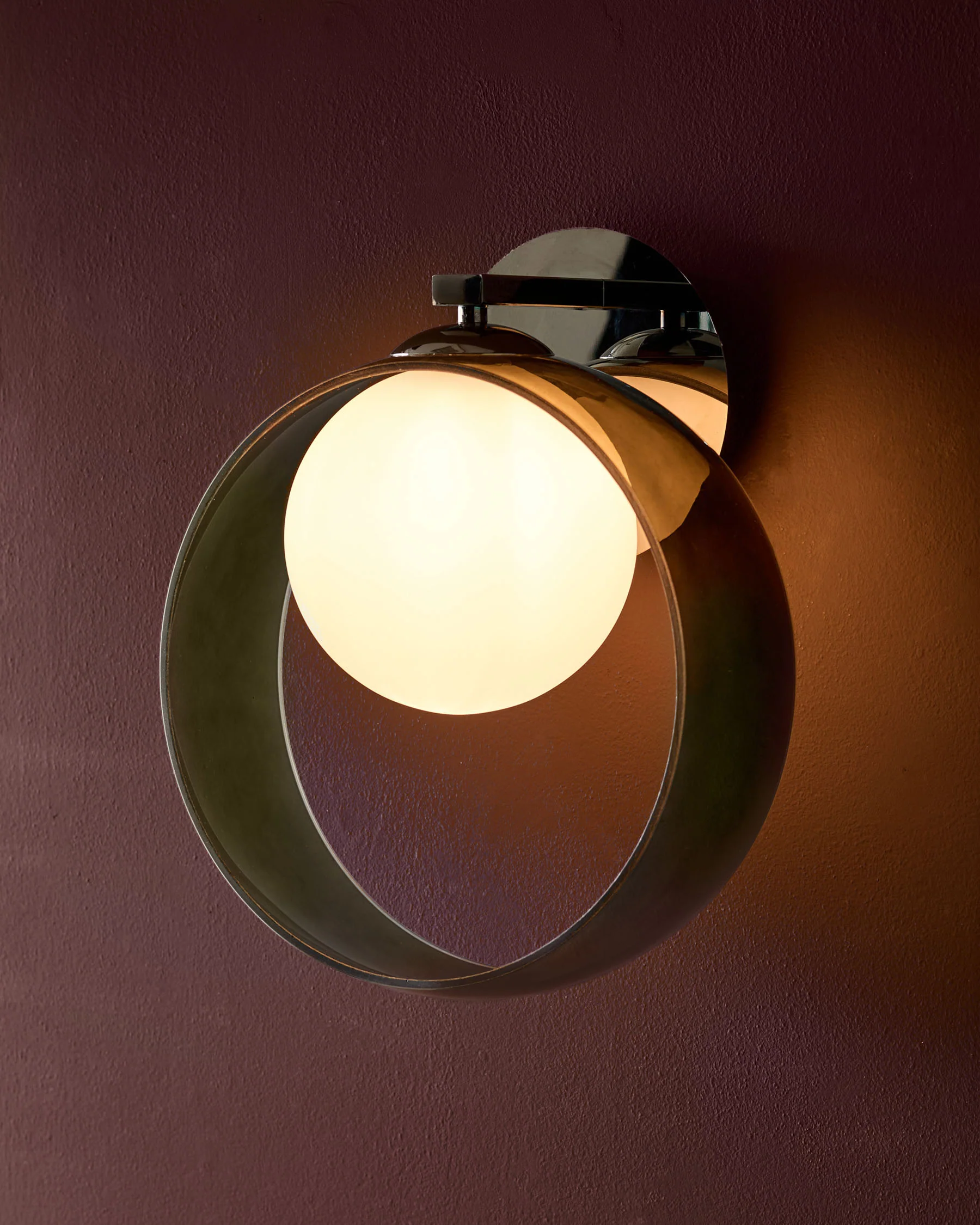 Chloe green glass adjustable wall light - Image 2