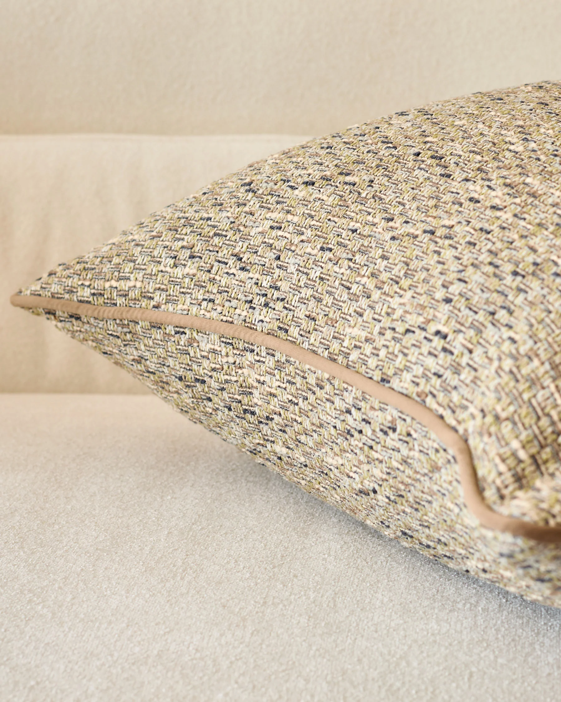 Fabian green large cushion - Image 4