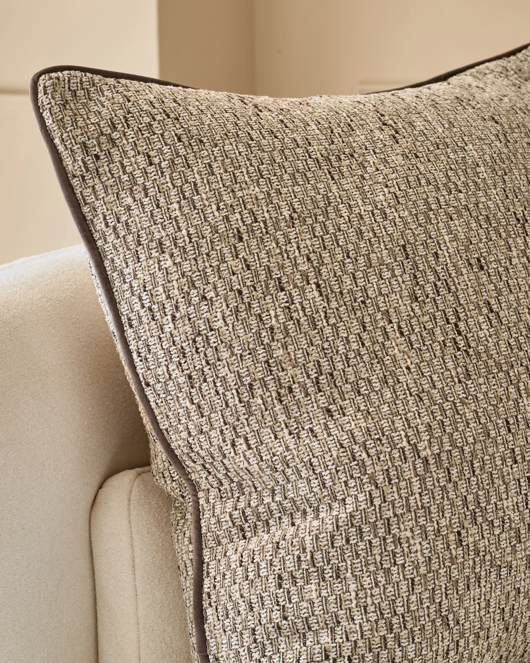 Fabian natural large cushion - Image 3