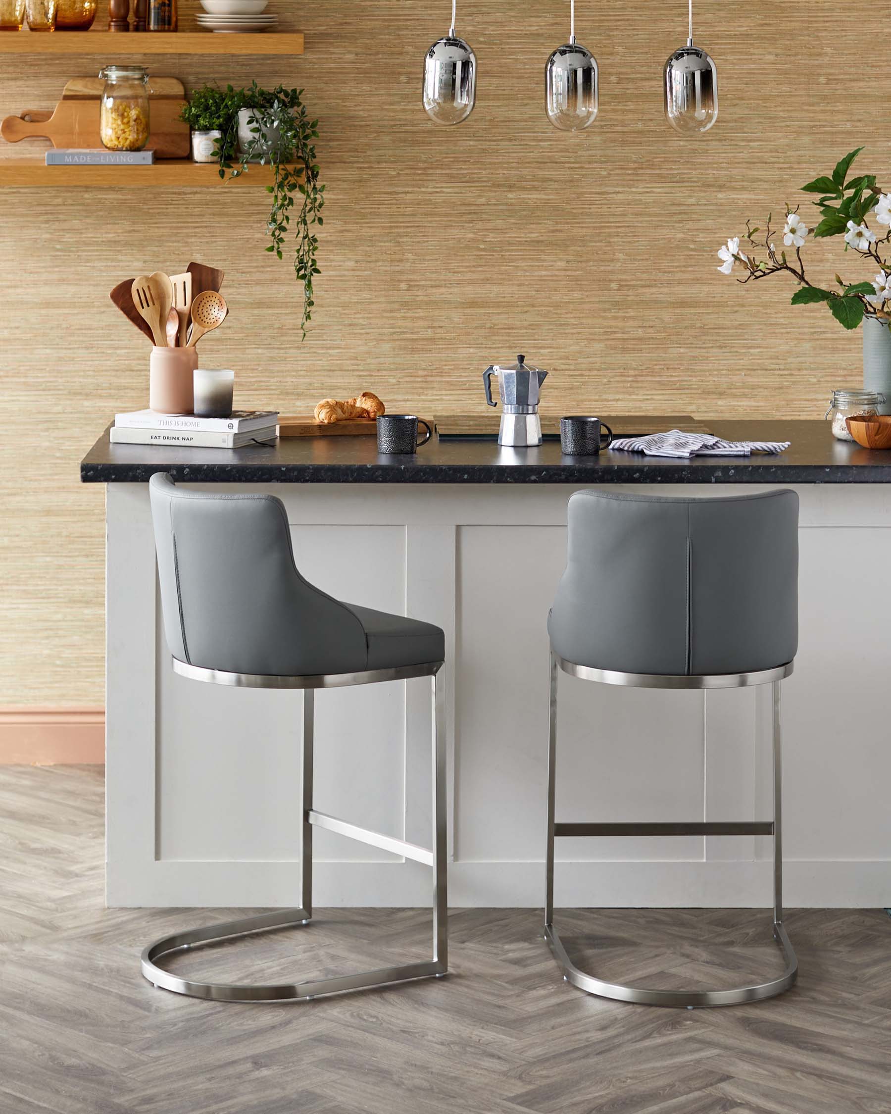 Form grey faux leather bar stool - Image 4