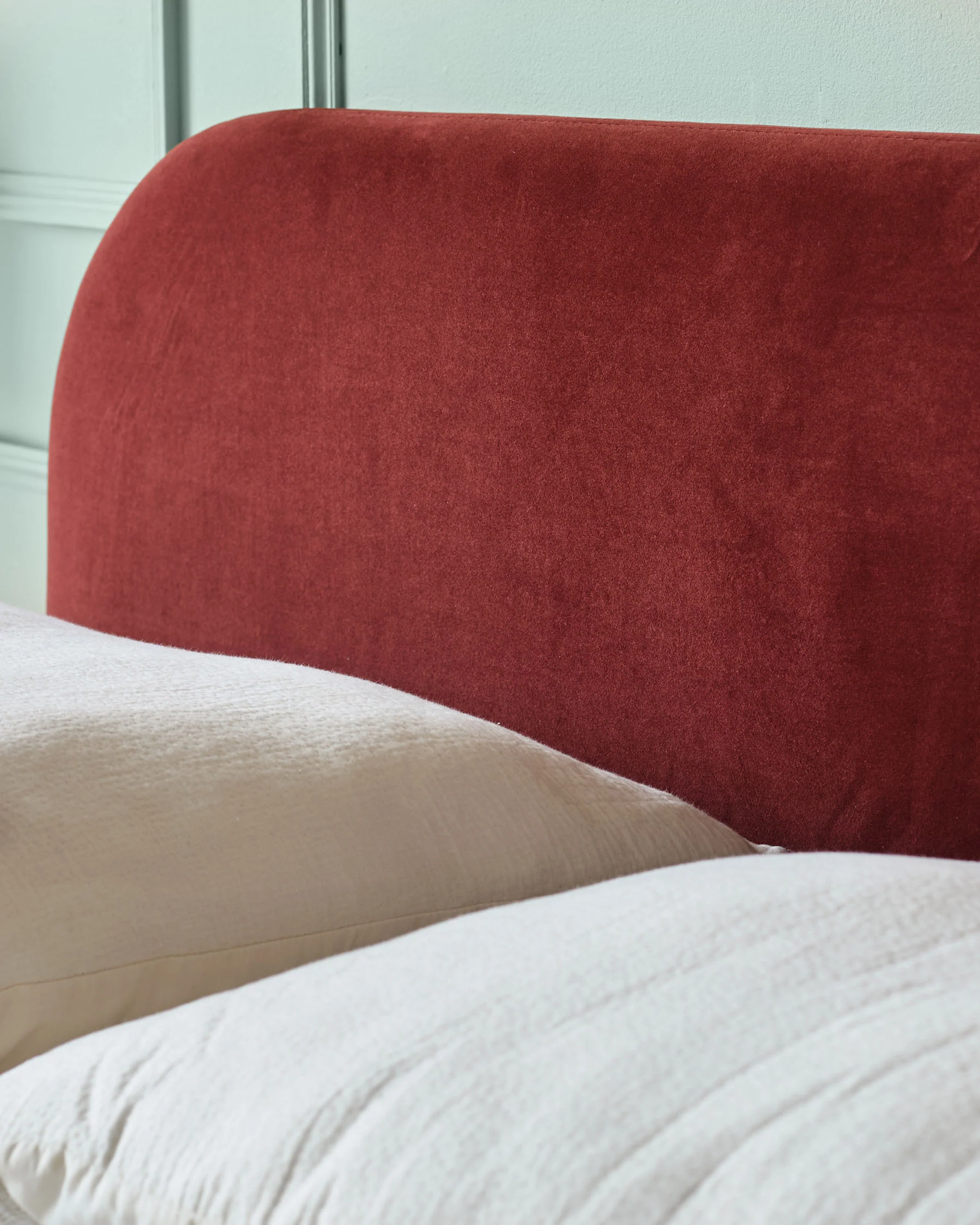 Hampton toffee red velvet king size bed - Image 6