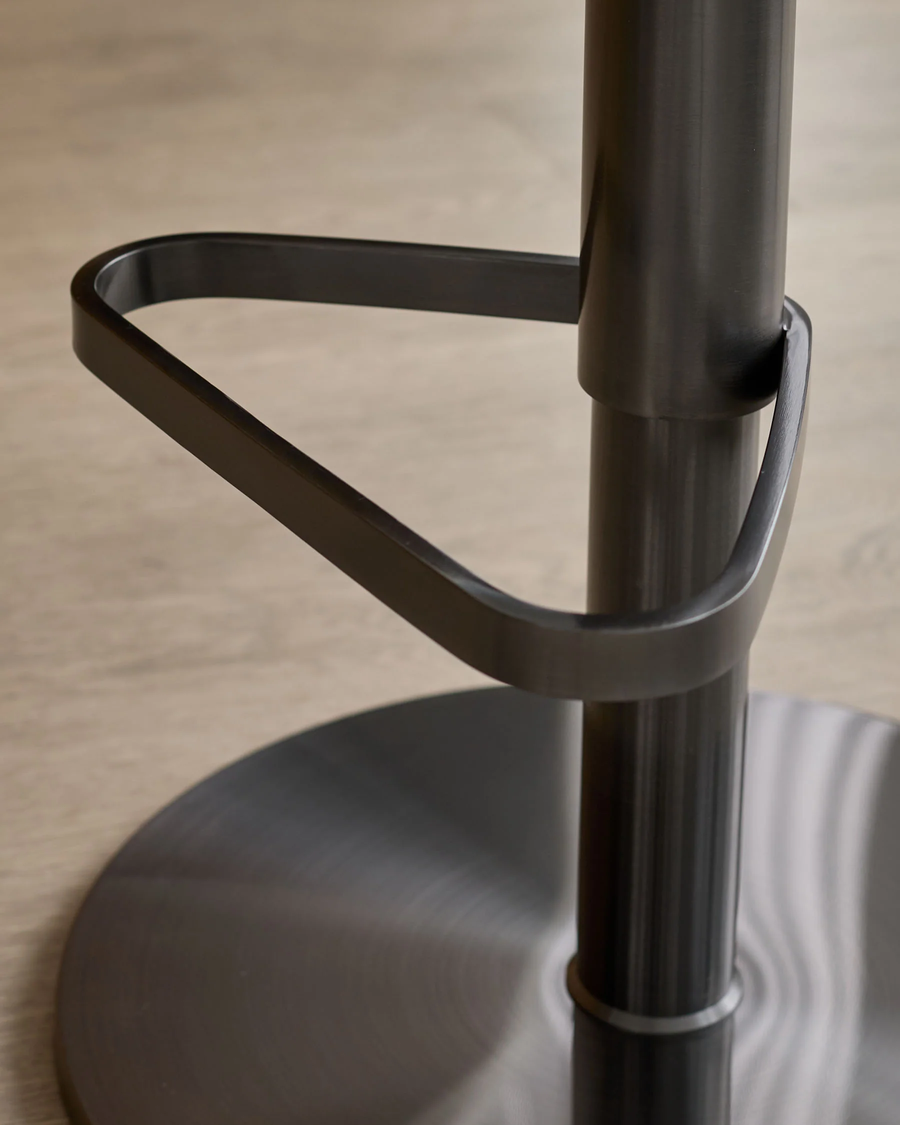 Kian grey fabric gas lift bar stool - Image 8