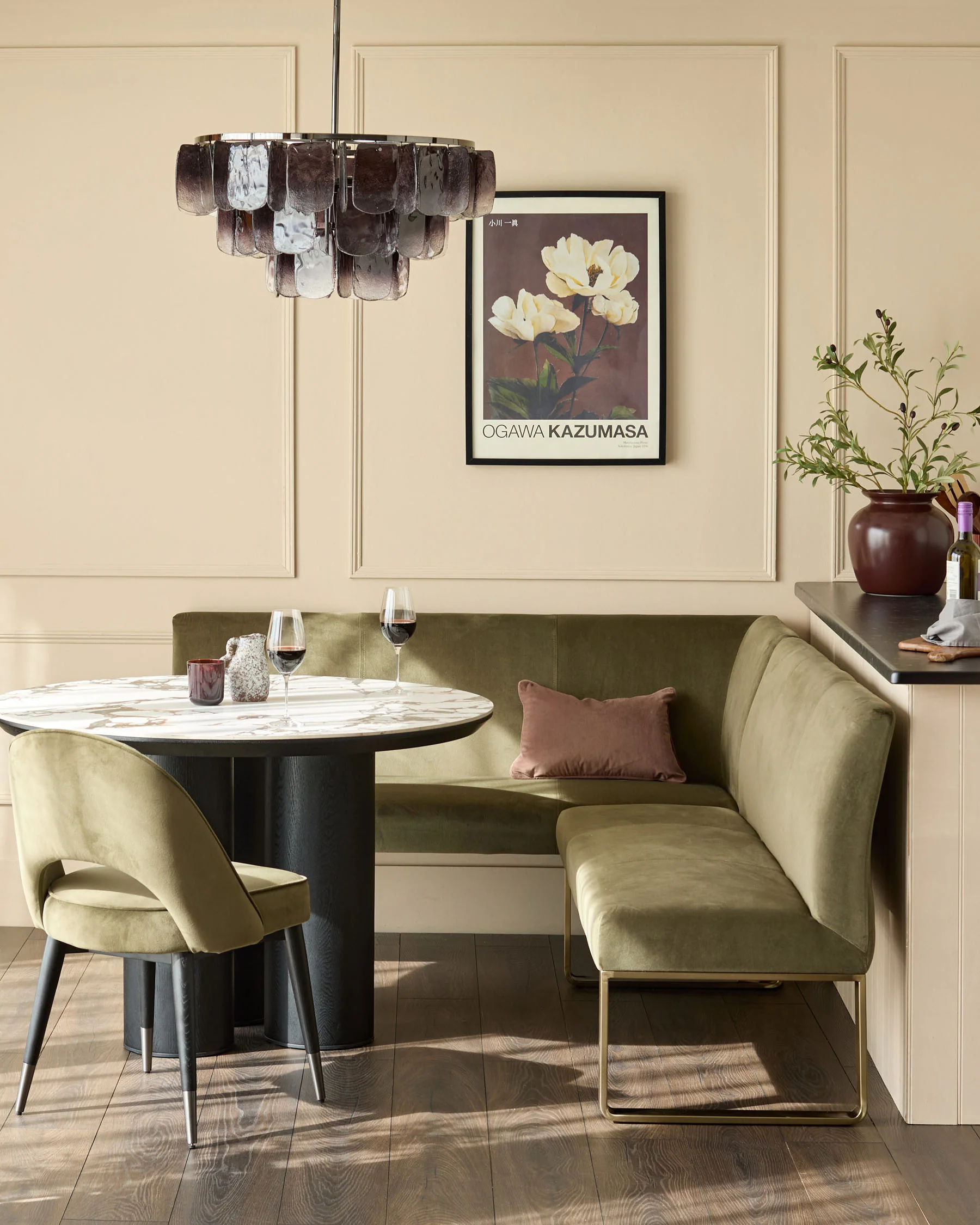 Loop olive green velvet brushed brass right hand corner 5 seater dining bench - Image 2
