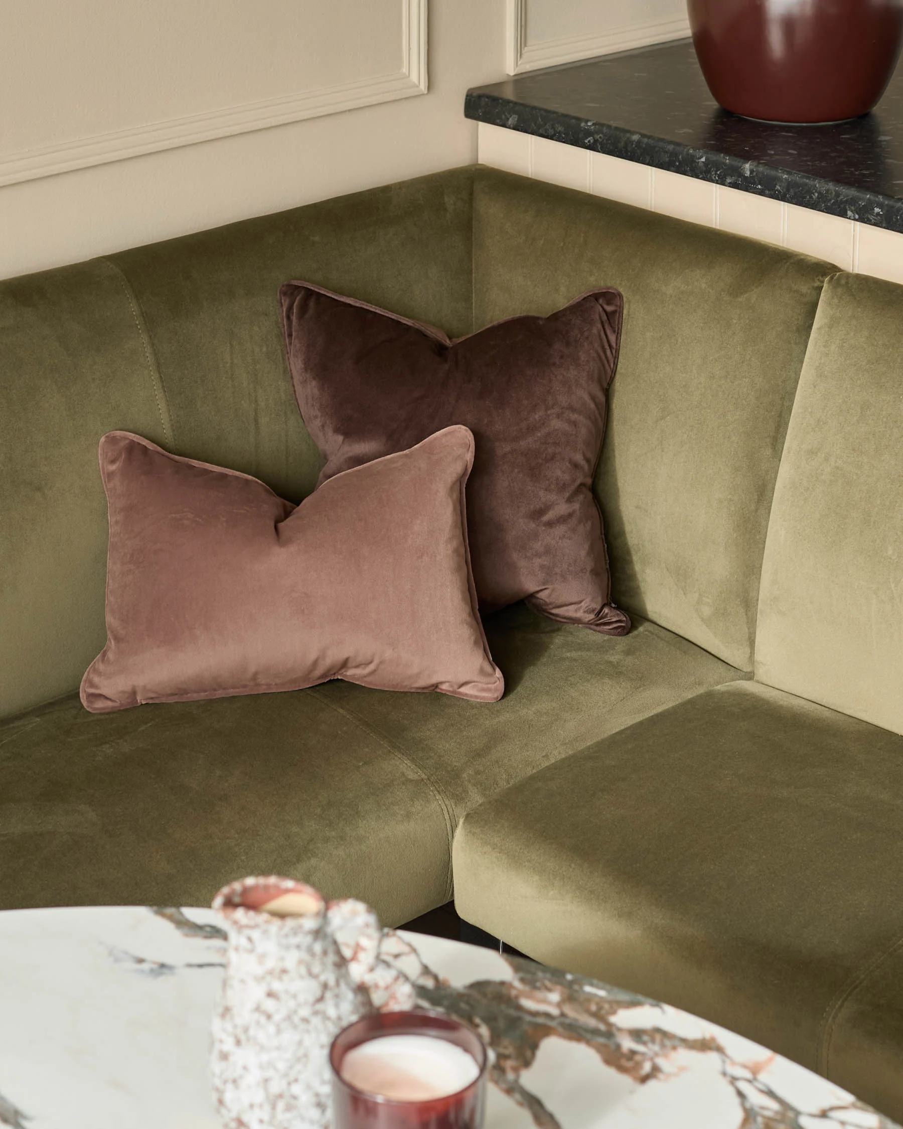Loop olive green velvet chrome right hand corner 5 seater dining bench - Image 5