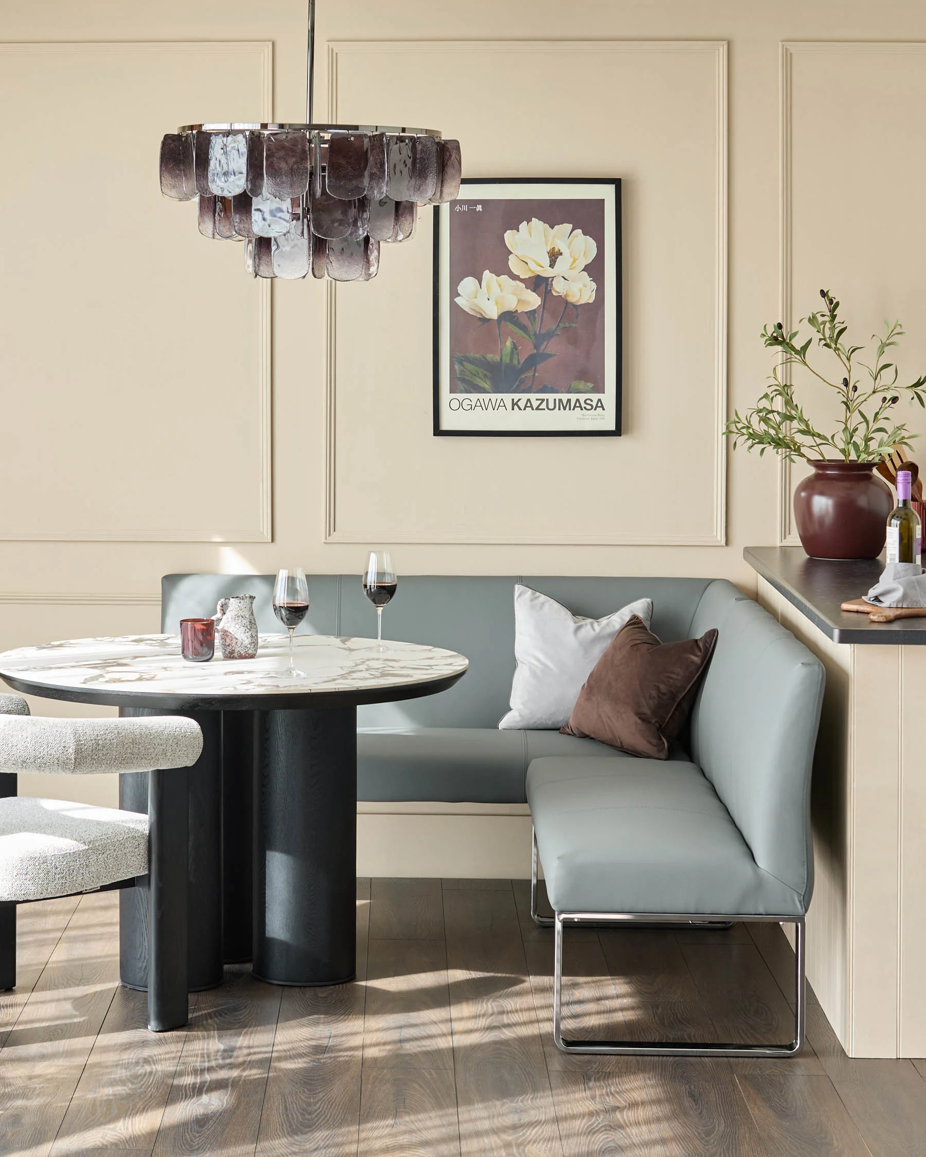 Loop mid grey faux leather right hand corner 5 seater chrome leg dining bench - Image 2