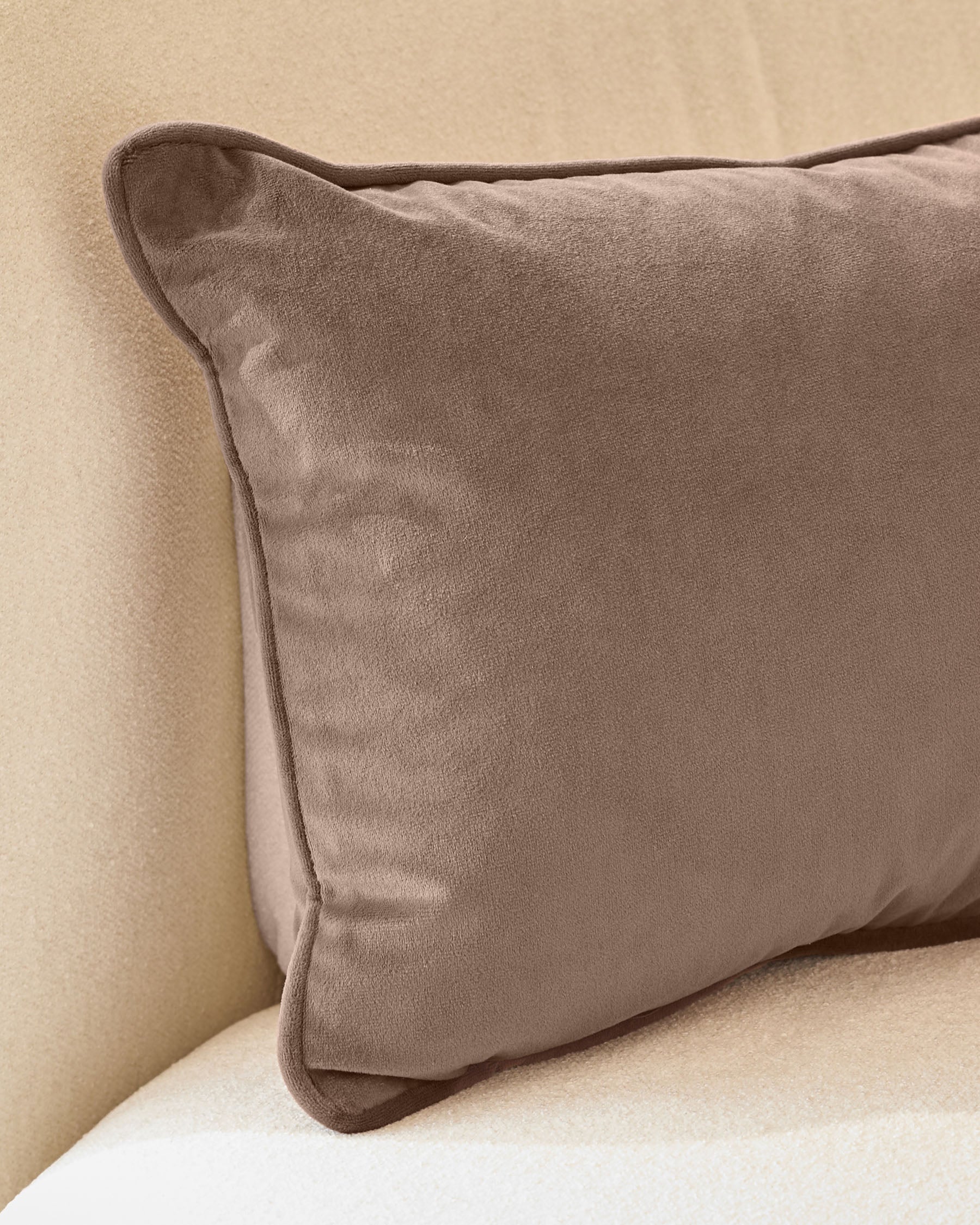 Luca mink rectangle cushion - Image 5