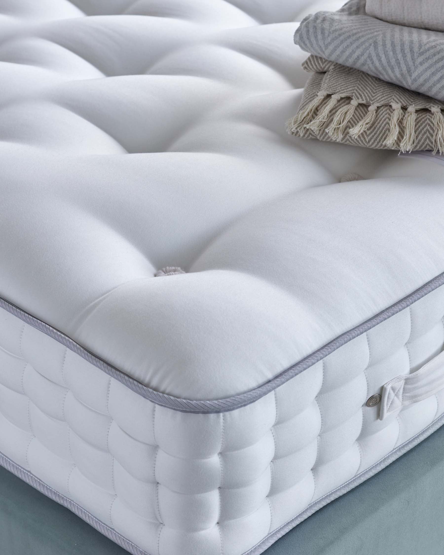 Luxury Comfort 9,000 Pocket Spring Medium King Mattress - Image 4