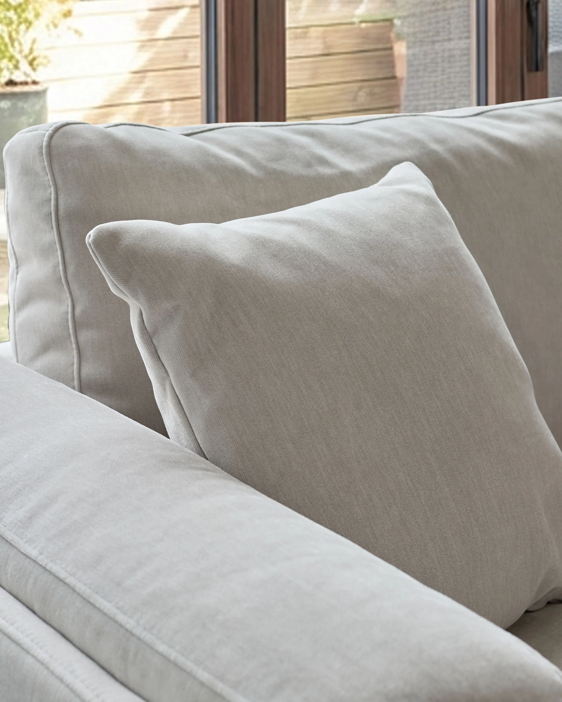 Lynetta natural grey chenille small corner sofa with footstool - Image 8