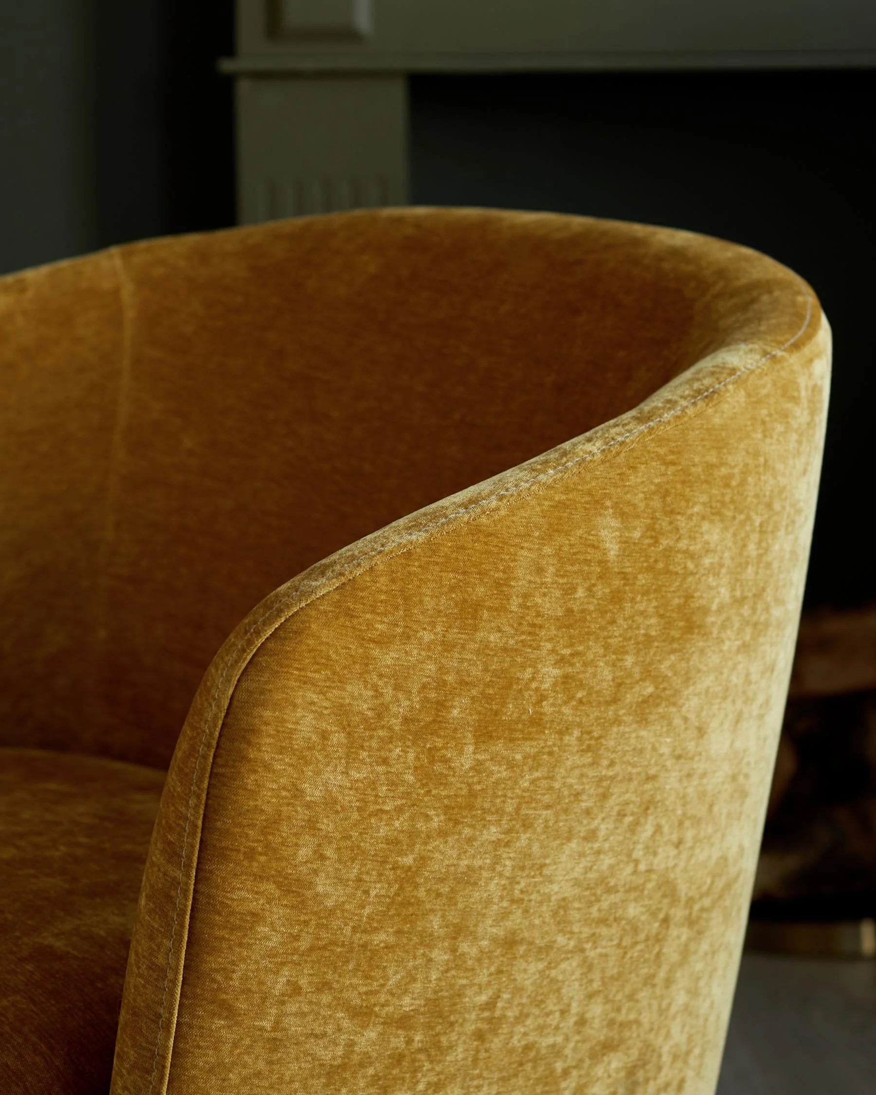 Natalia ochre chenille swivel accent chair - Image 7