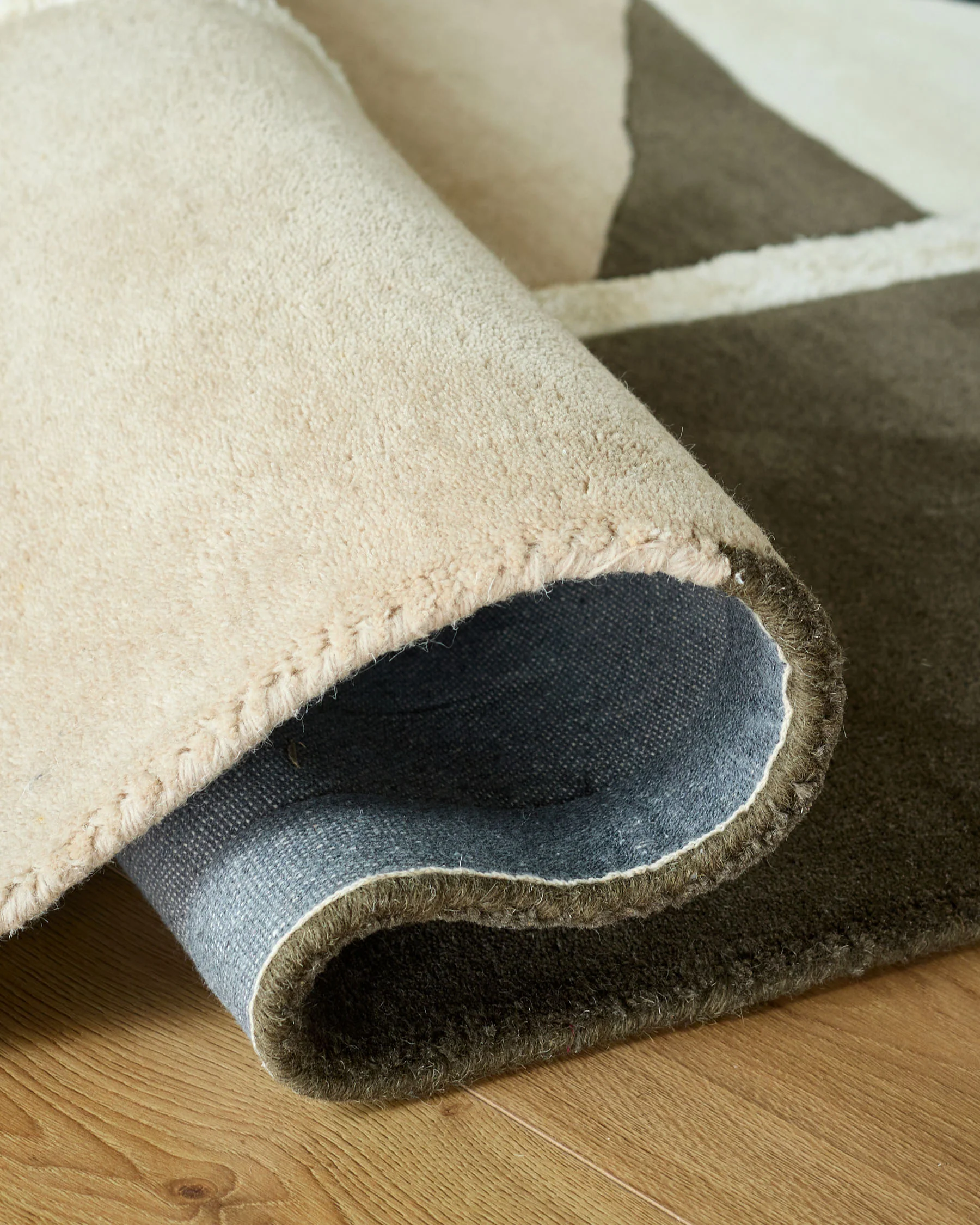 Neo olive and navy textured large rug - Image 4
