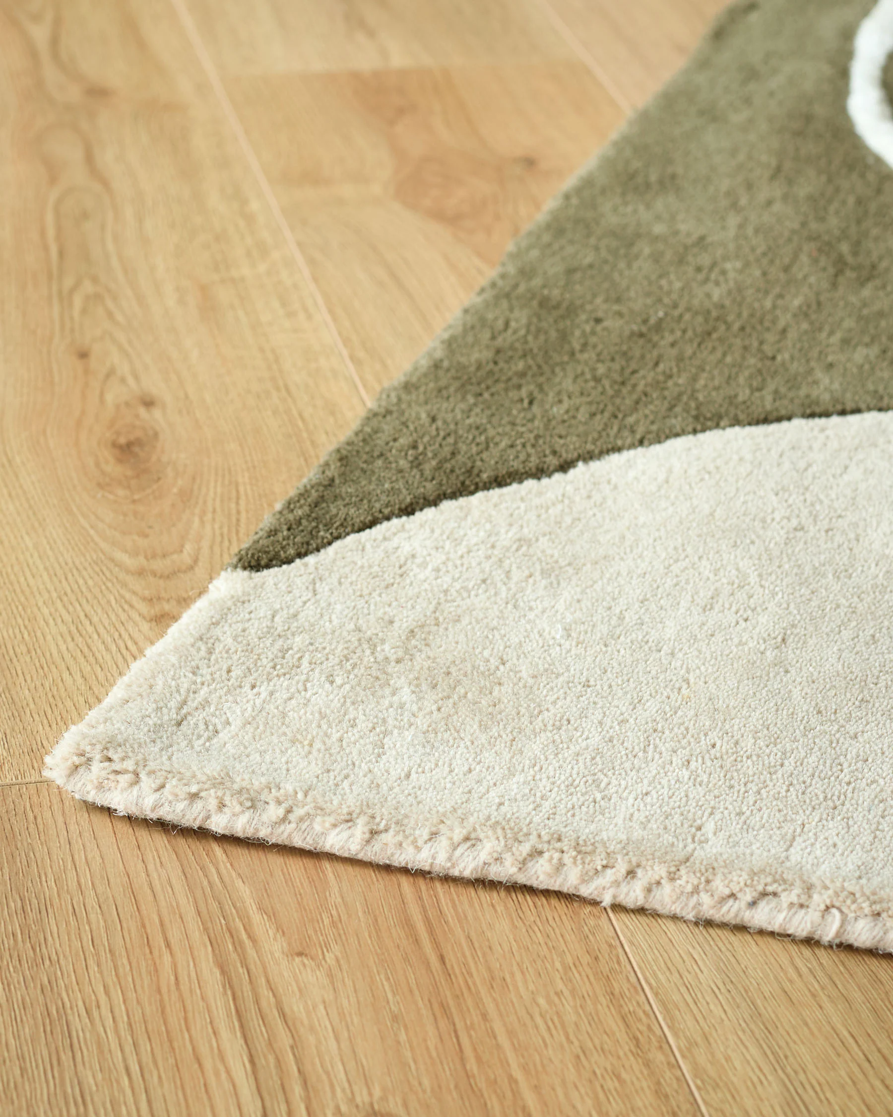 Neo olive and navy textured large rug - Image 7