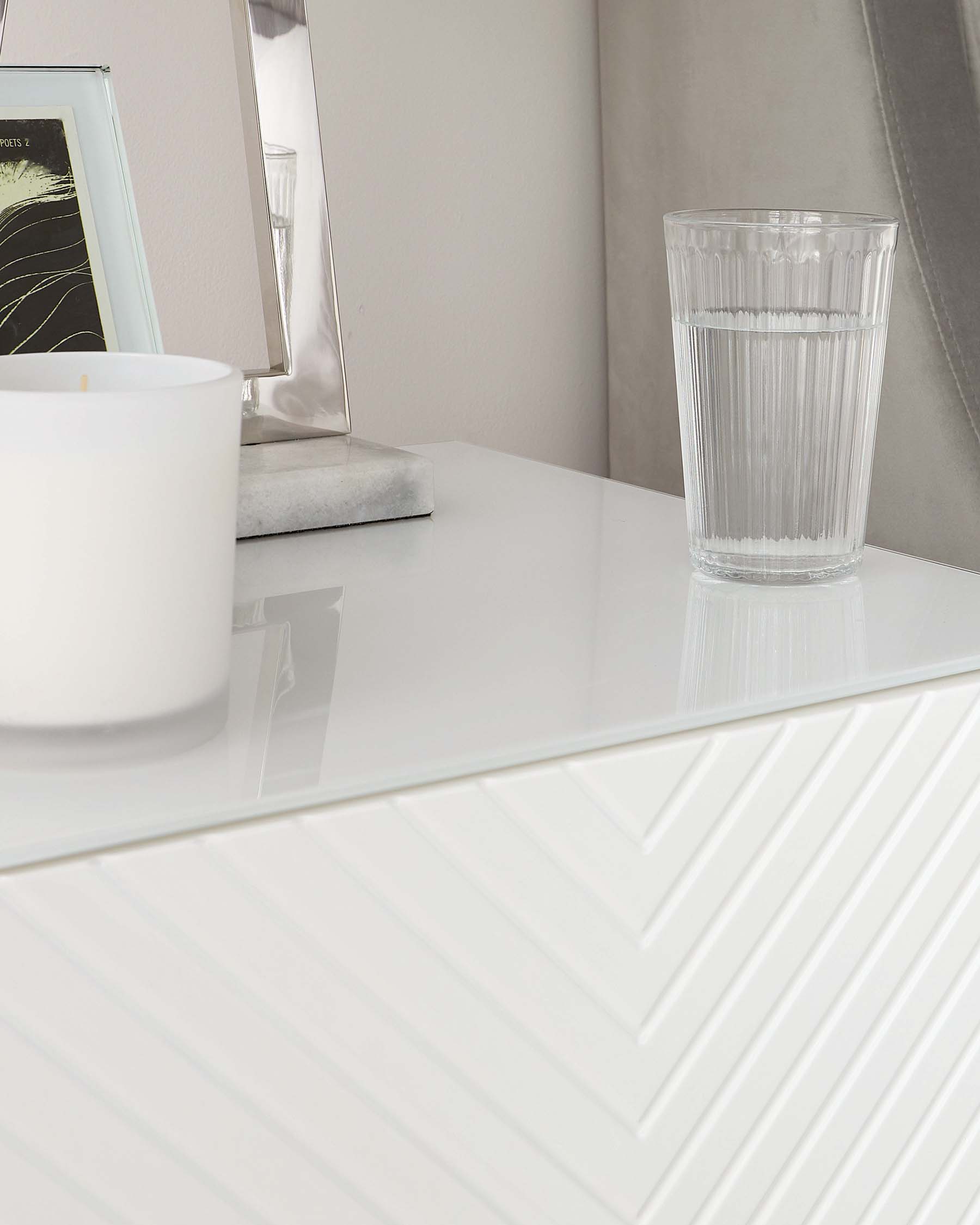 Noah white gloss 2 drawer bedside table - Image 3