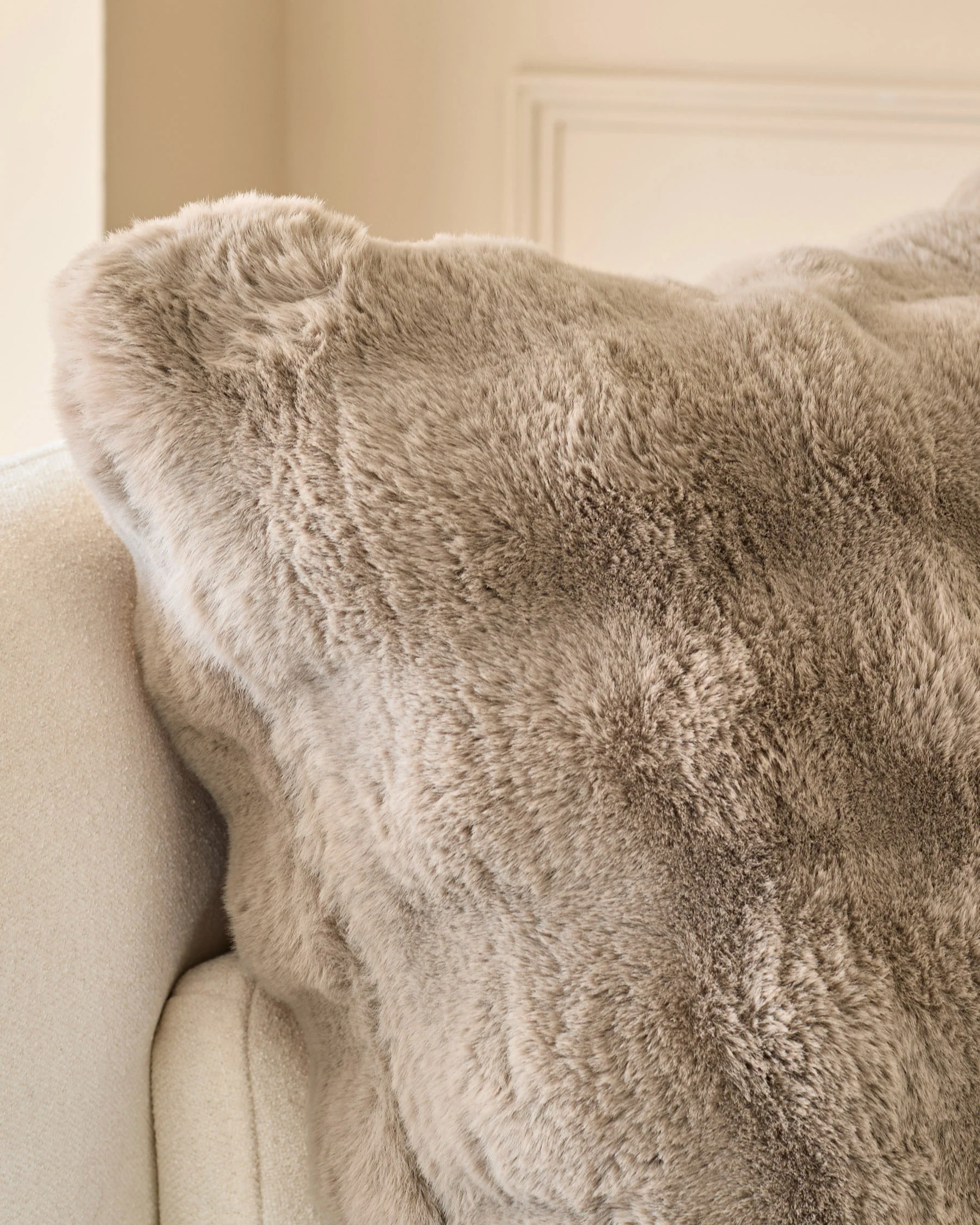 Nova taupe large cushion - Image 3