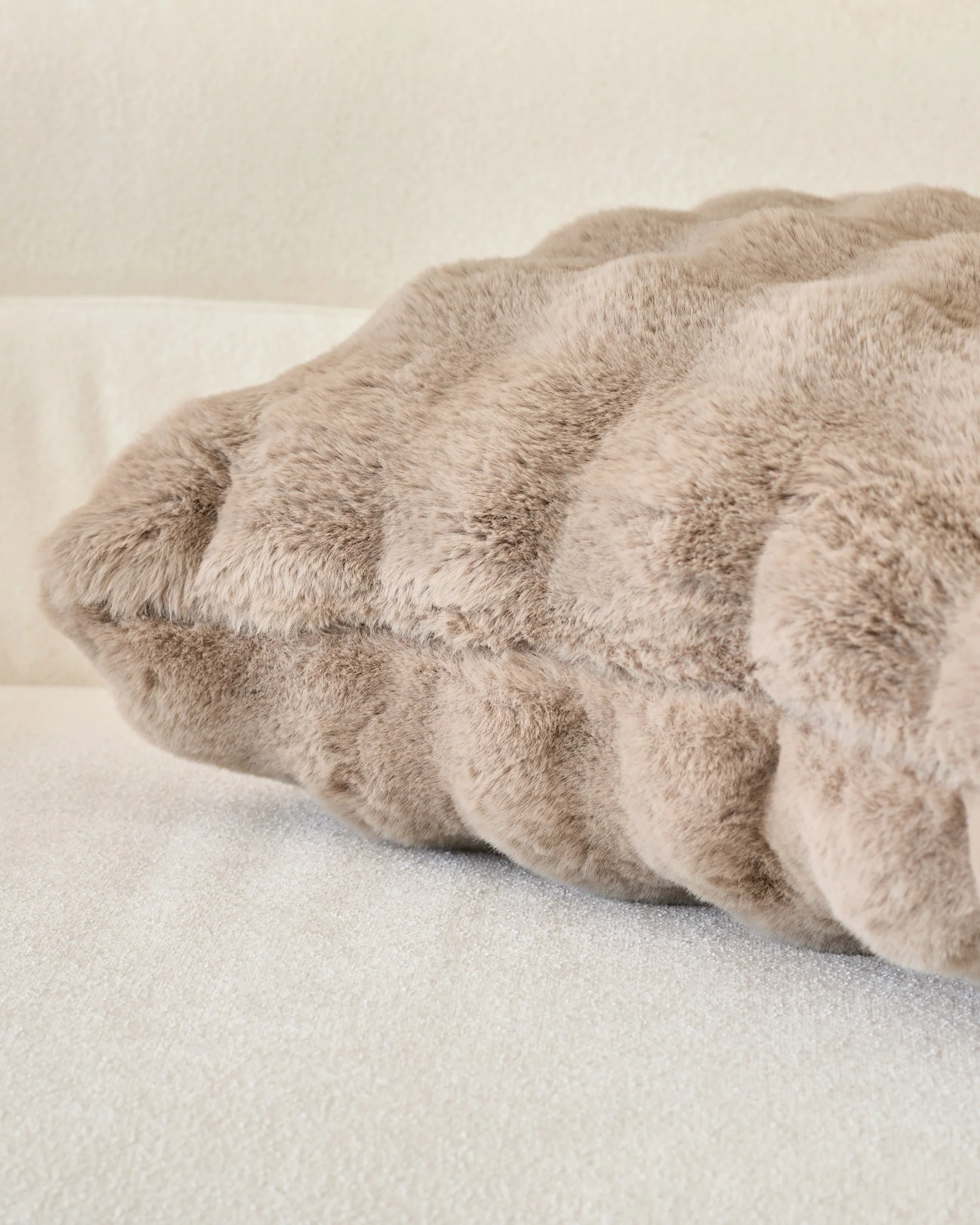 Nova taupe large cushion - Image 4