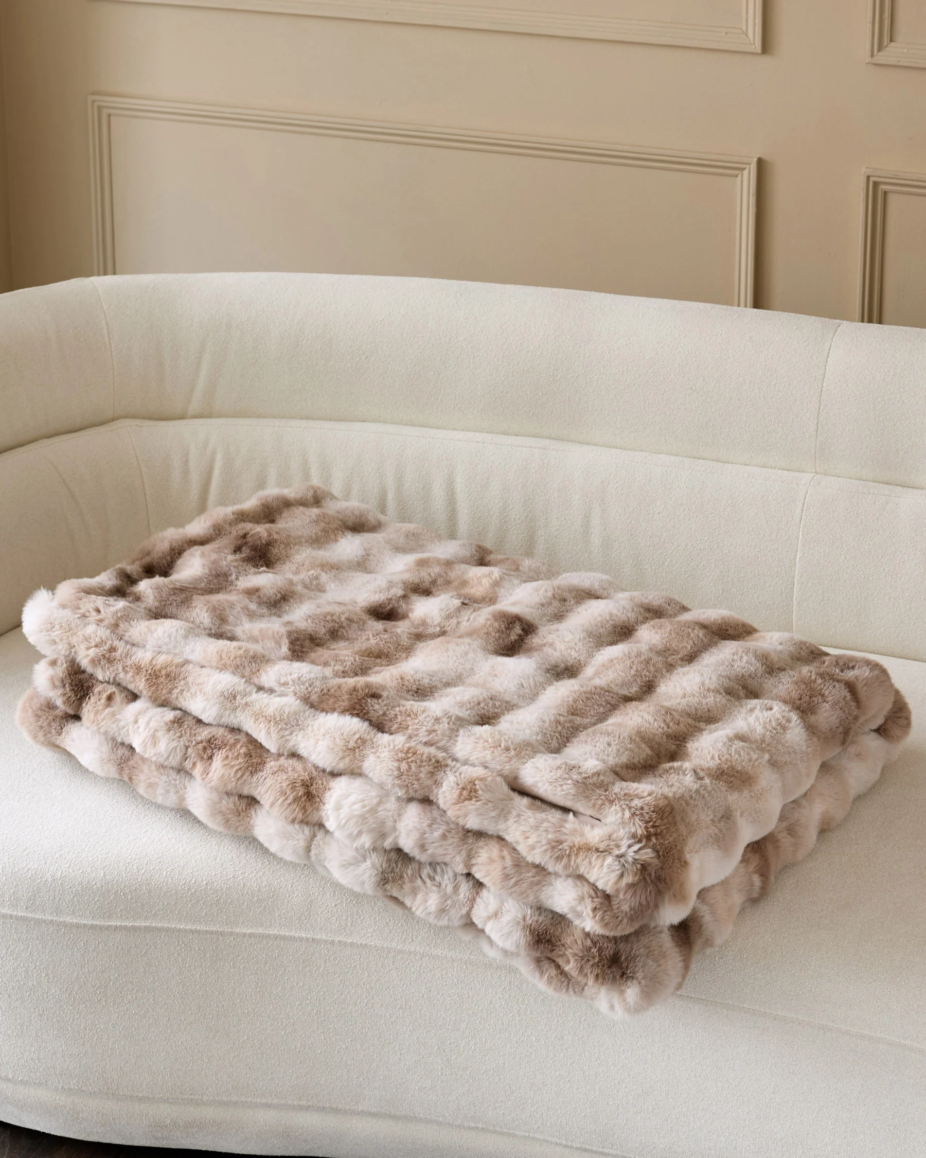 Nova natural large throw