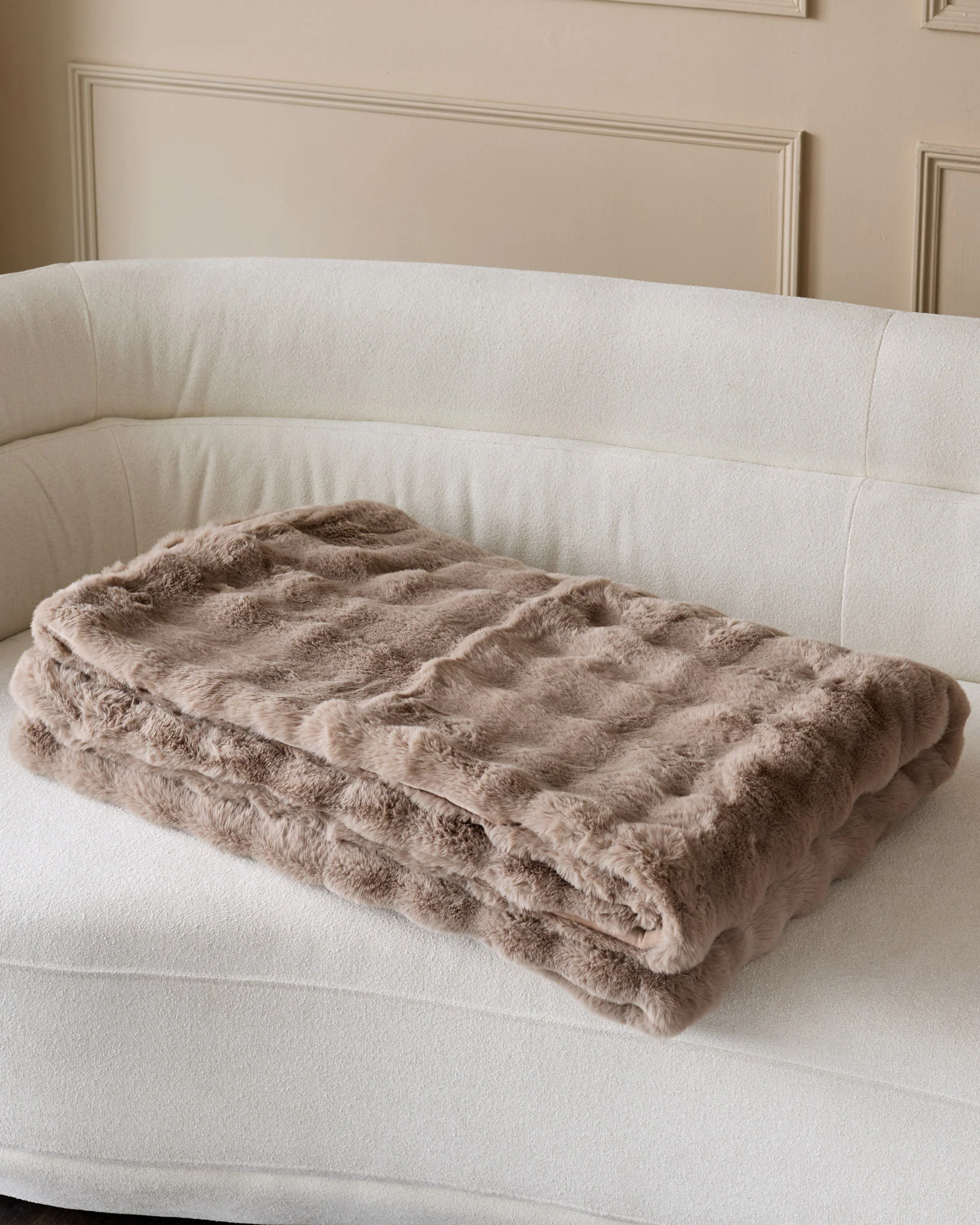 Nova taupe large throw