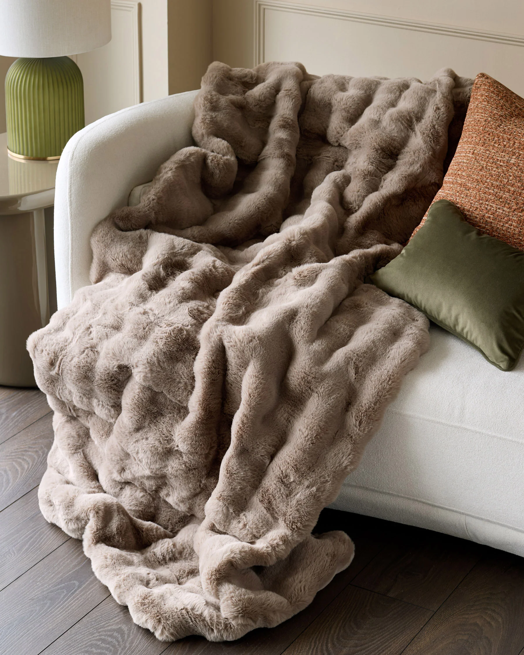 Nova taupe large throw - Image 2