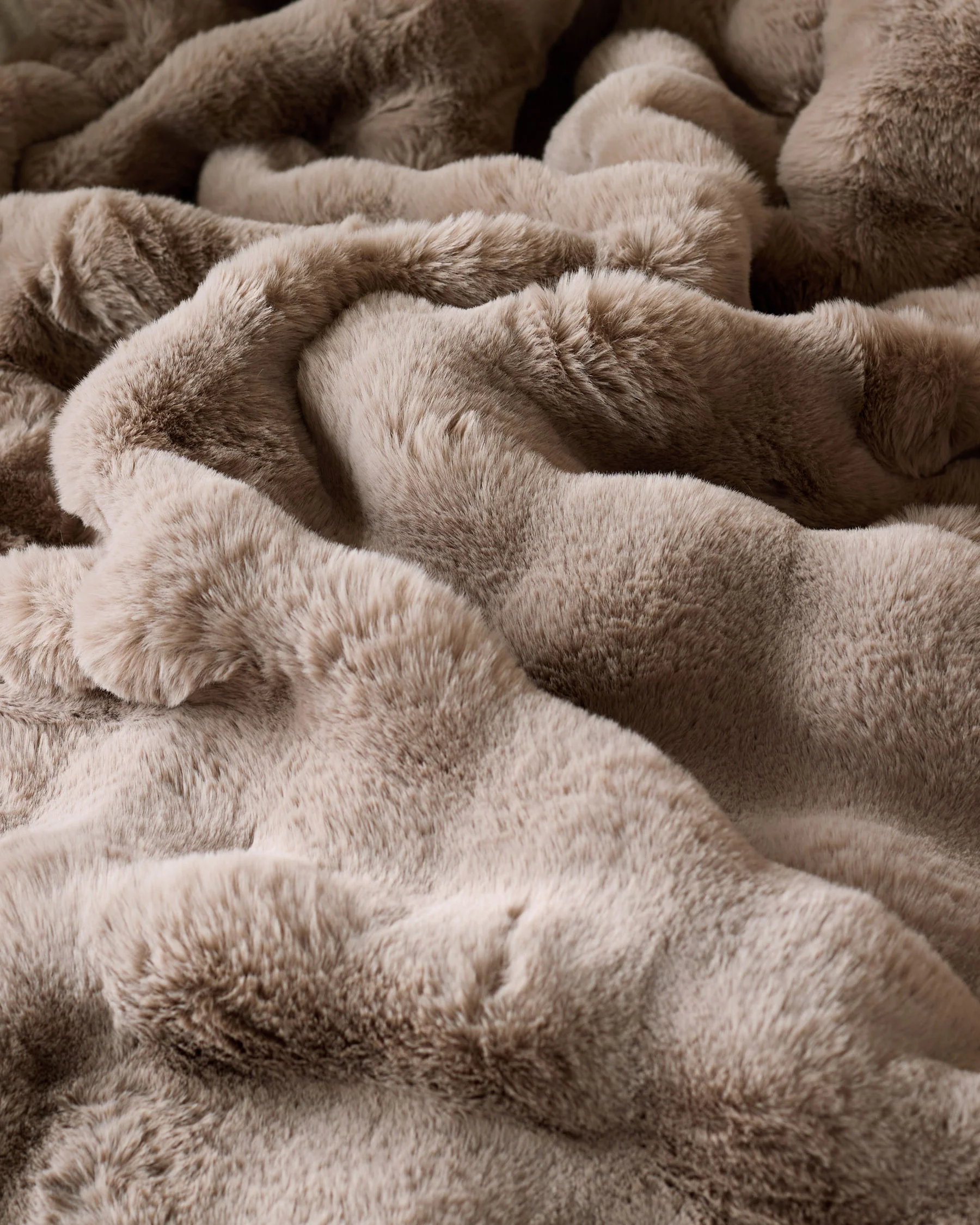 Nova taupe large throw - Image 7