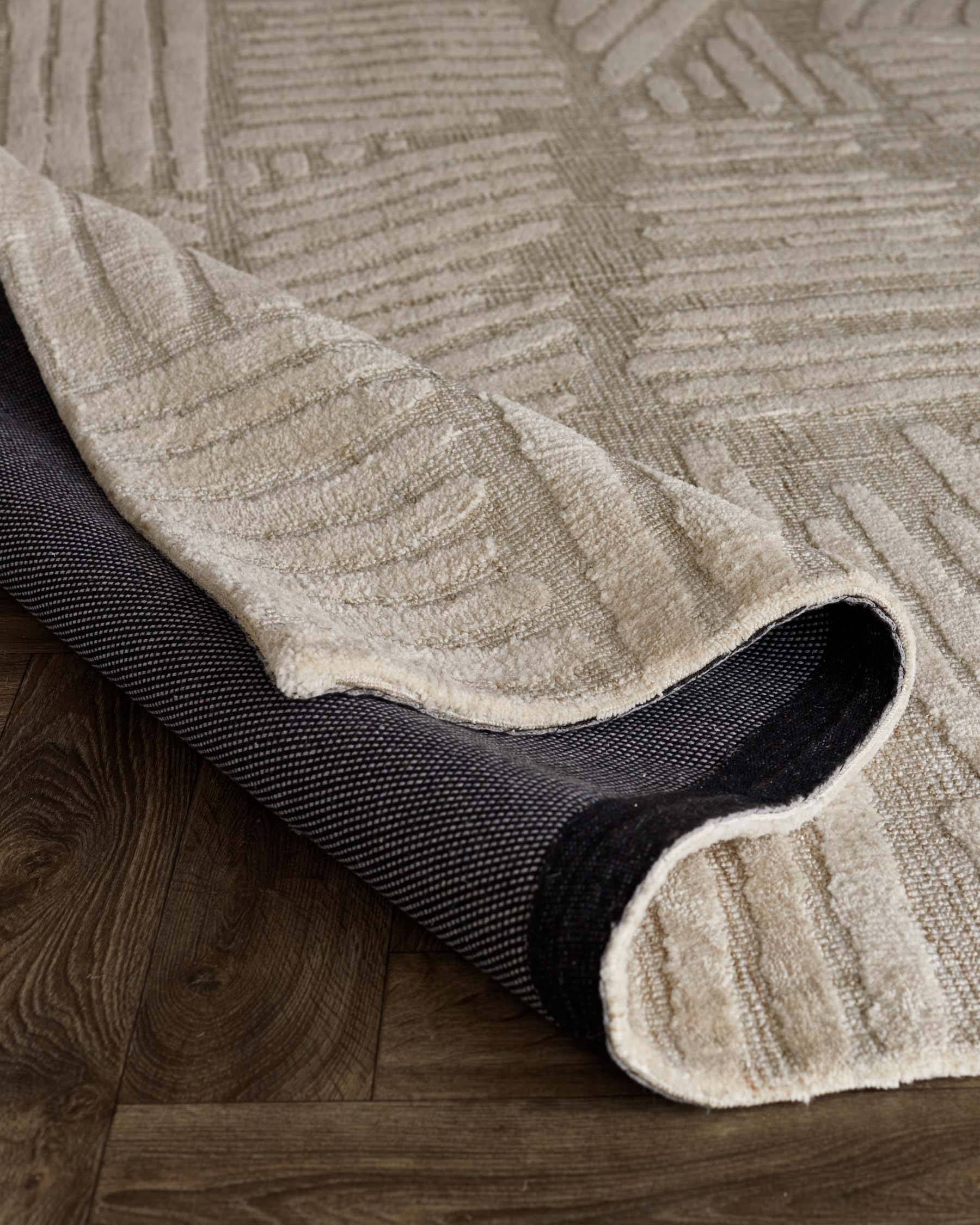 Porcelain cream textured small rug - Image 6