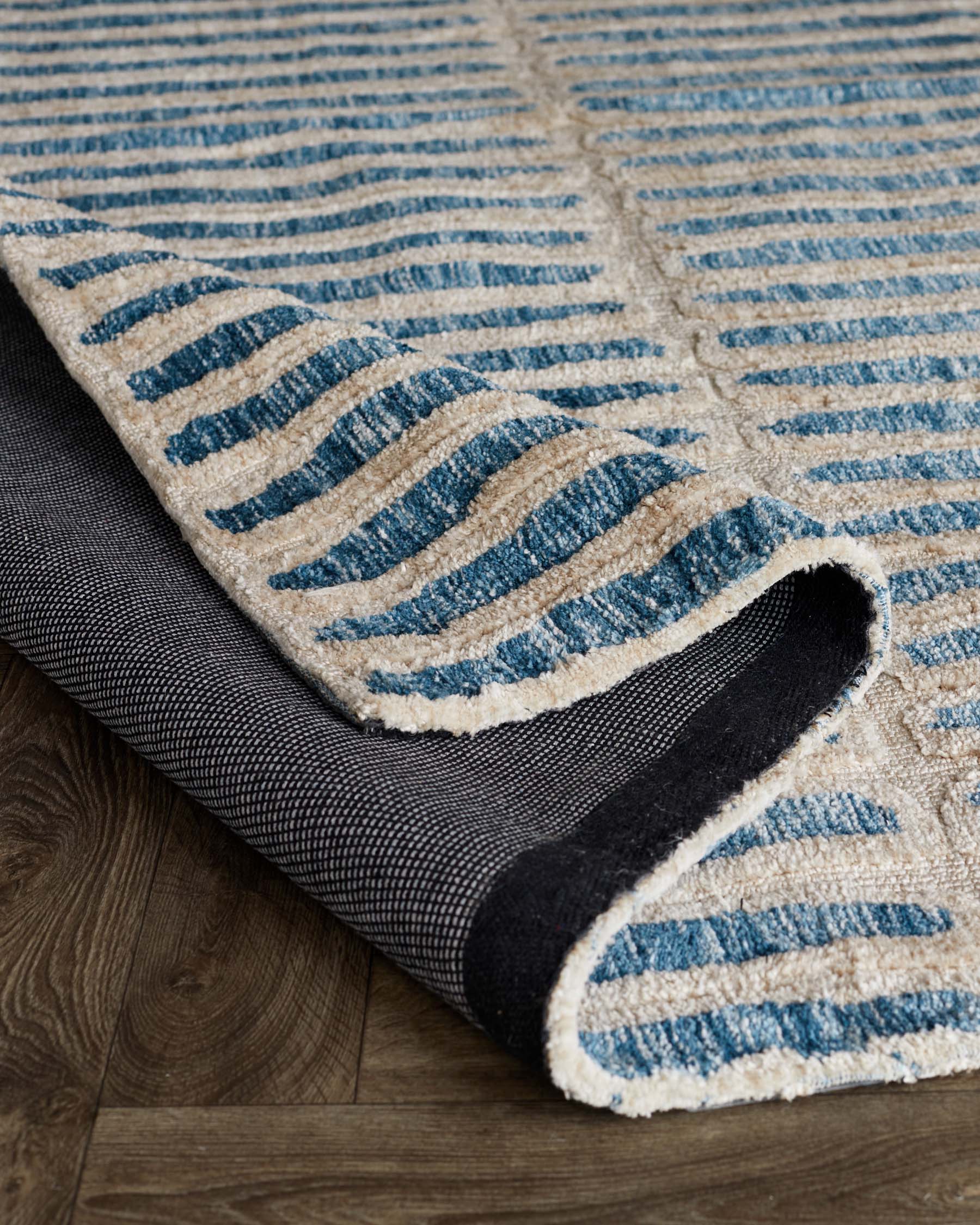 Raine cream and blue textured large rug - Image 6