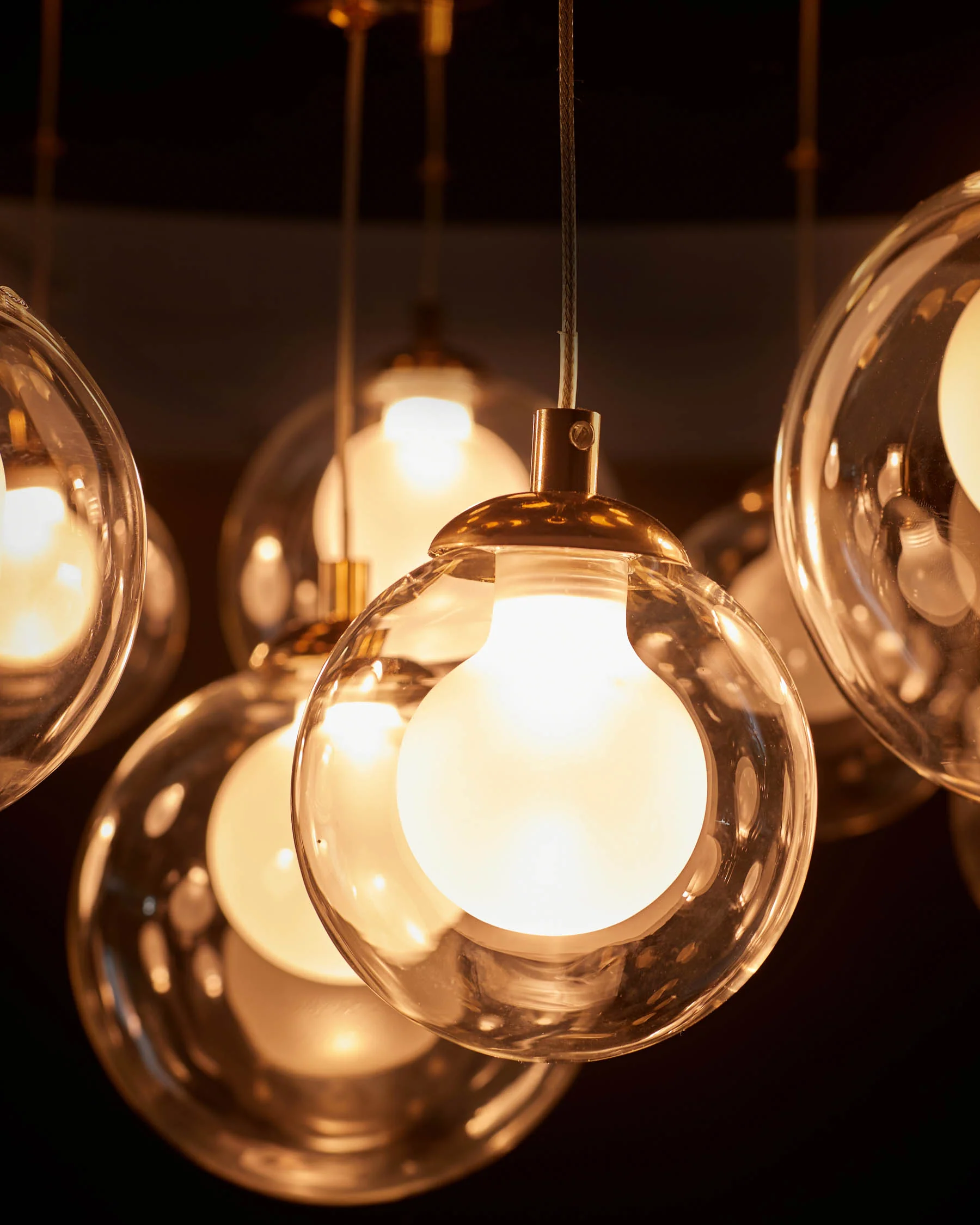 Riley clear glass 12 LED light adjustable drop pendant - Image 10