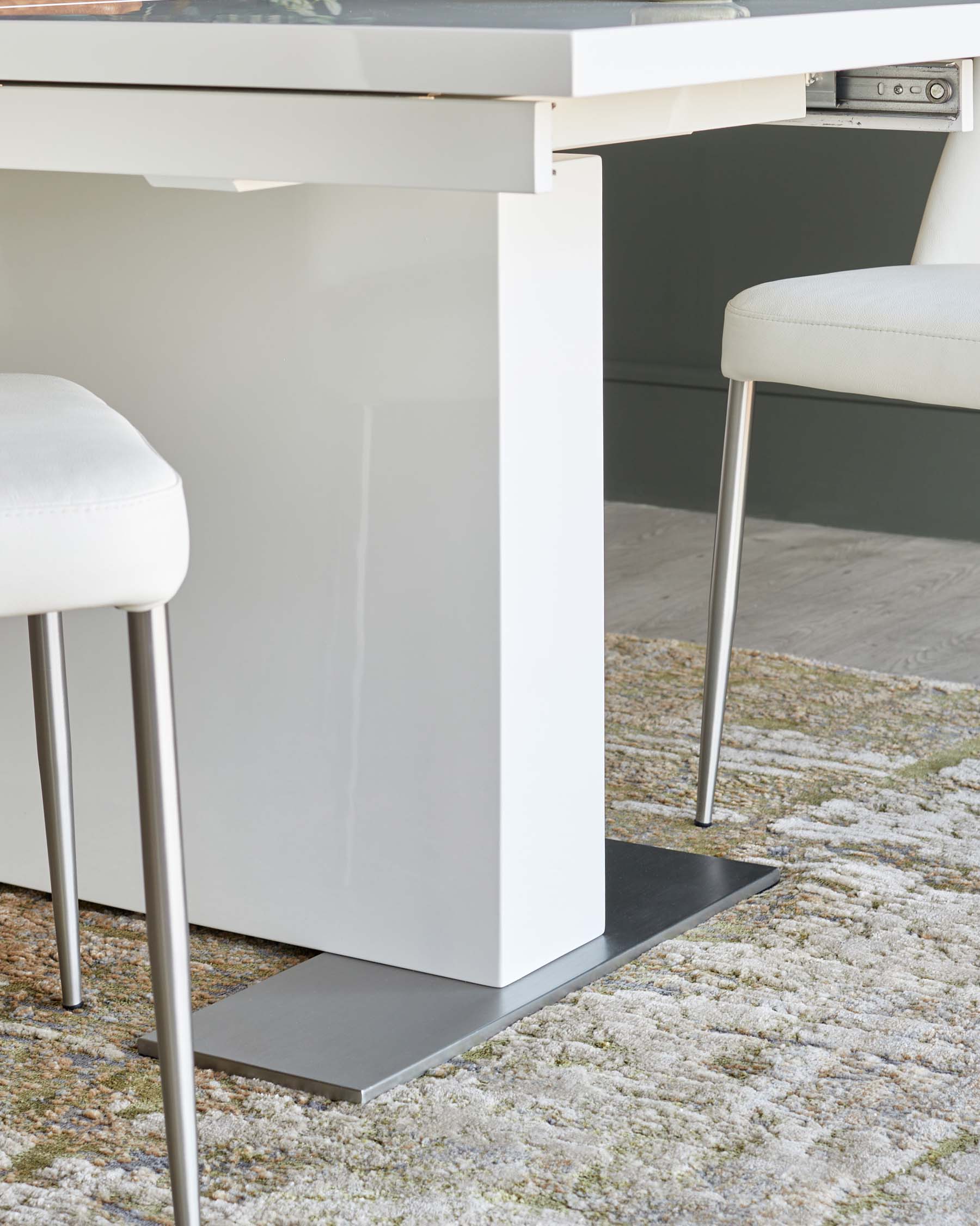 Sanza white gloss 6-8 seater table and 6 Deco dining chairs set - Image 3