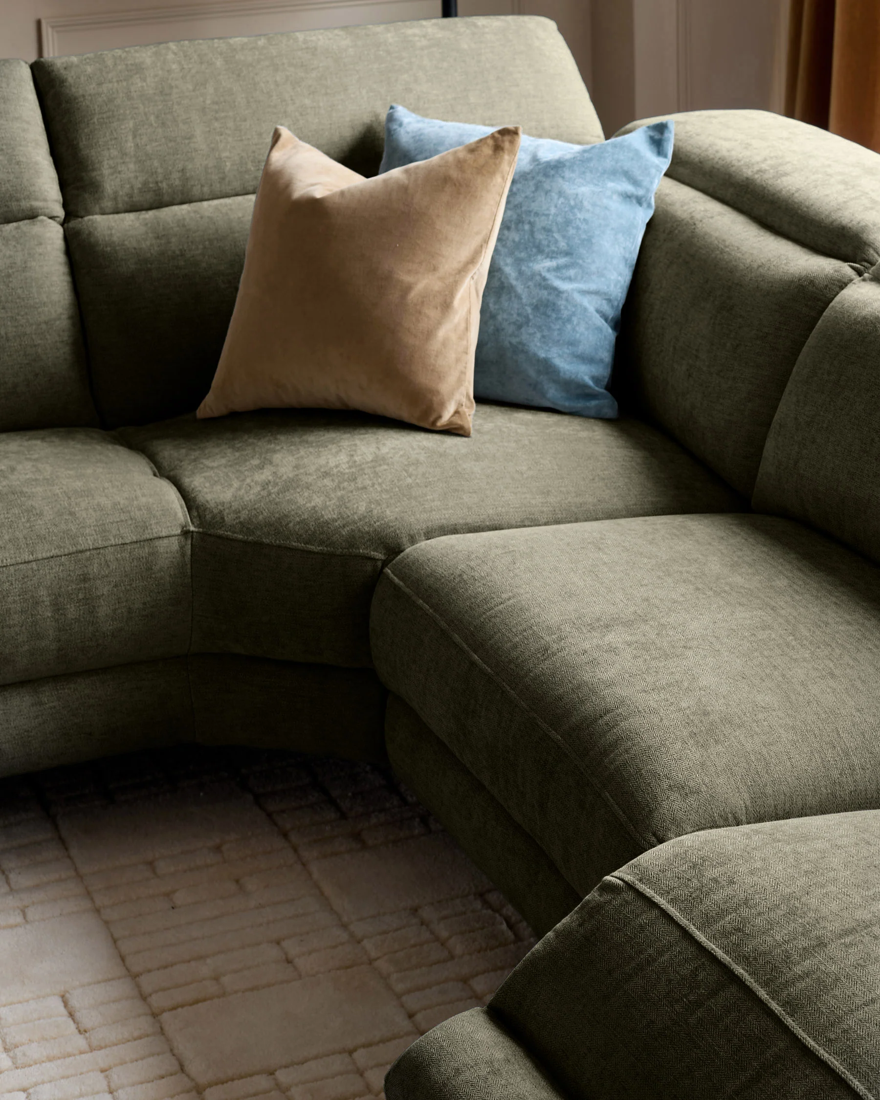 Serene dark green fabric large left hand corner chaise recliner sofa - Image 4