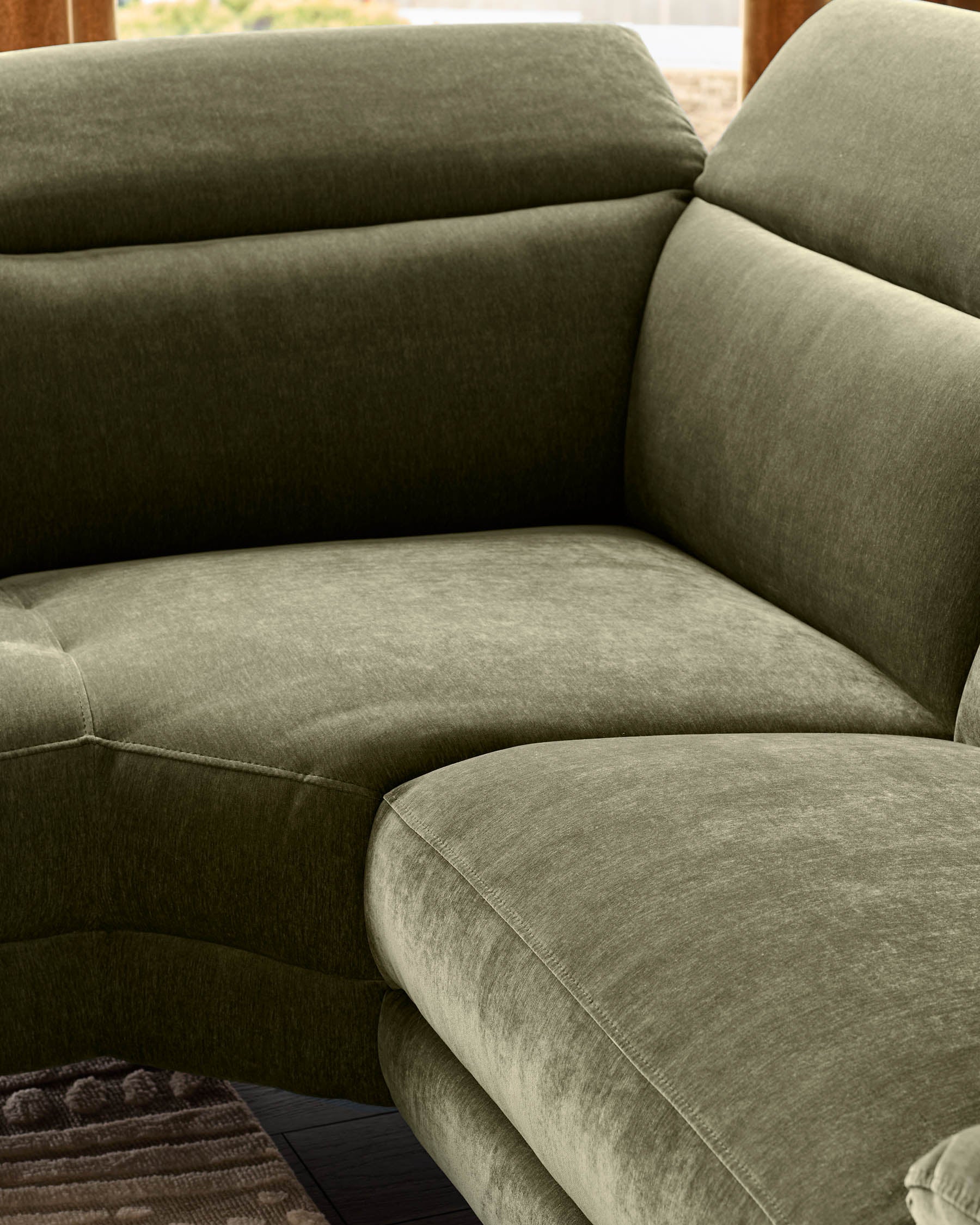 Serene dark green fabric small left hand corner chaise recliner sofa - Image 12