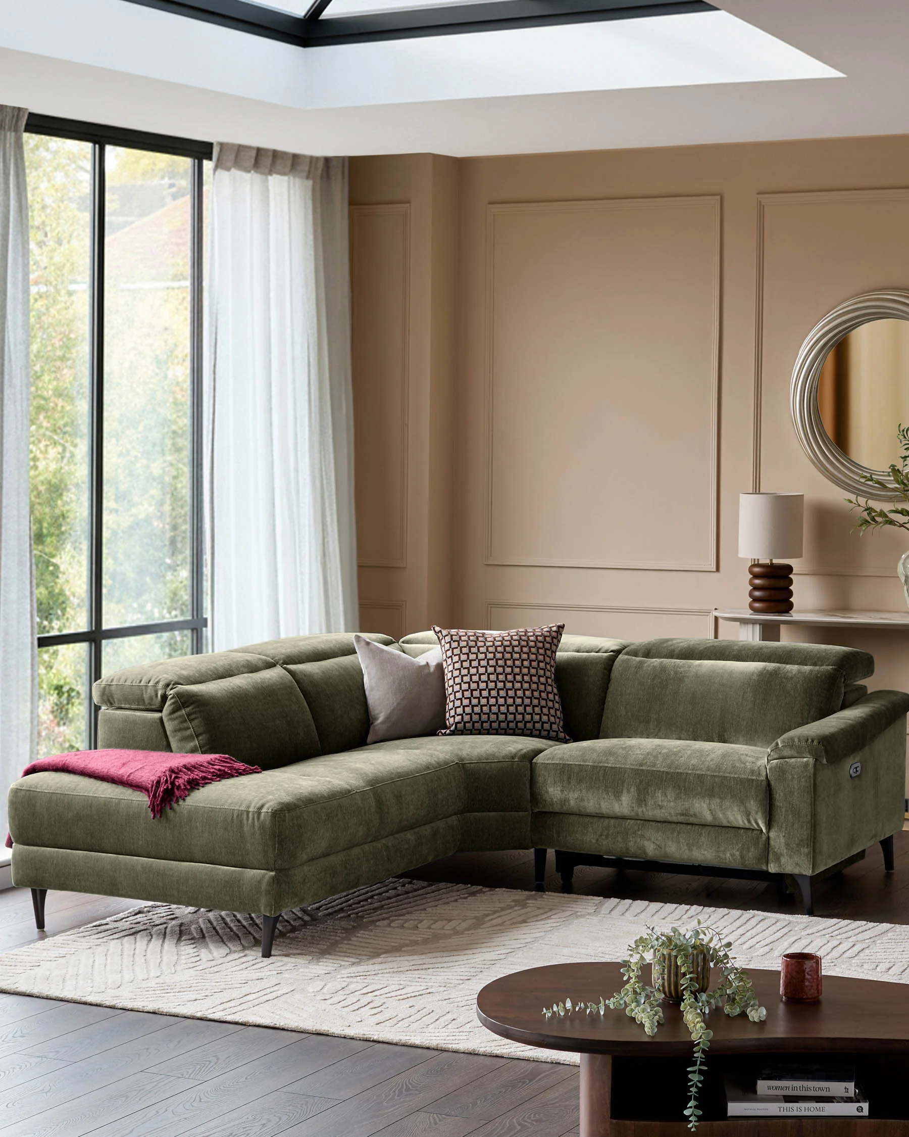 Serene dark green fabric small left hand corner chaise recliner sofa - Image 2