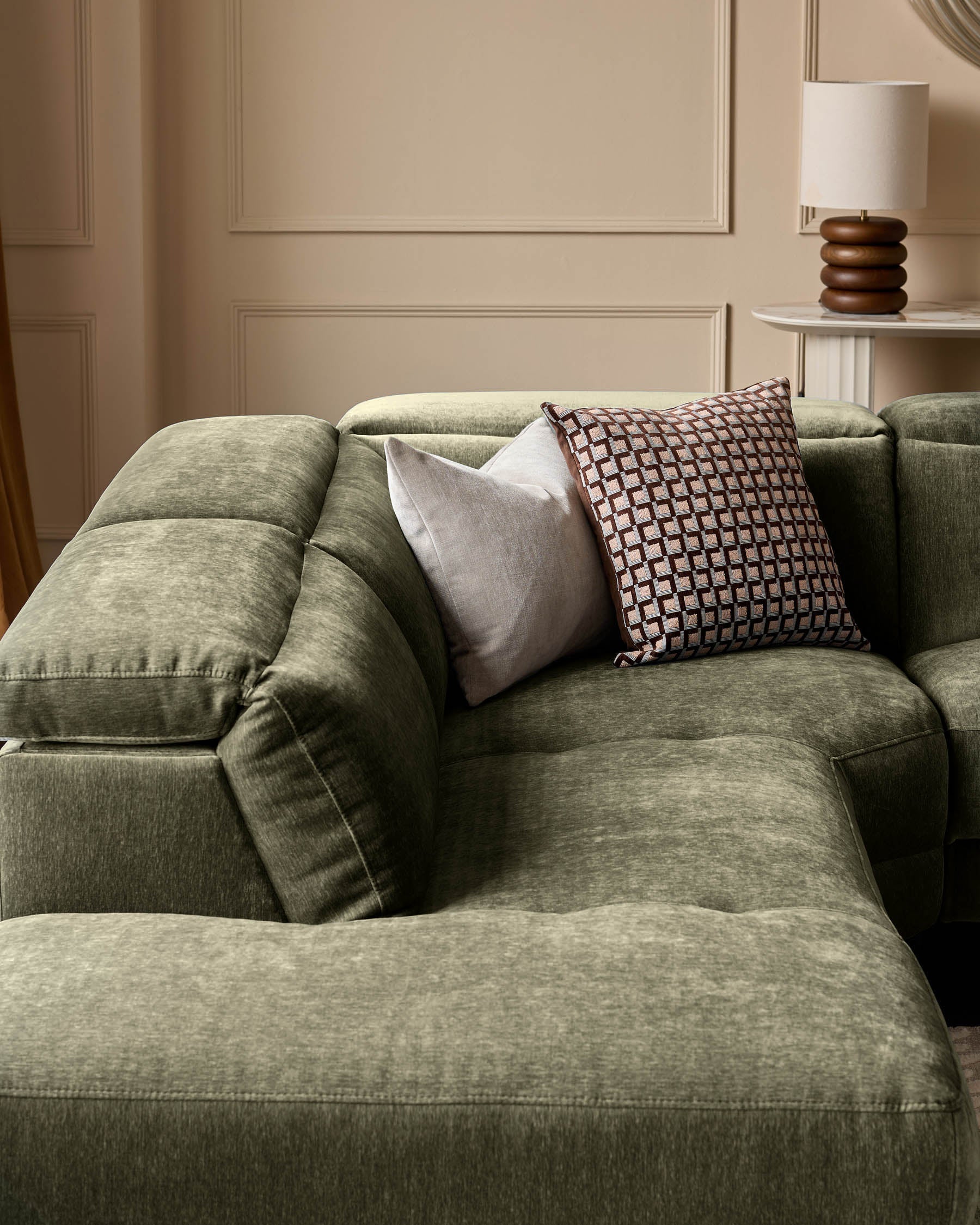 Serene dark green fabric small left hand corner chaise recliner sofa - Image 5