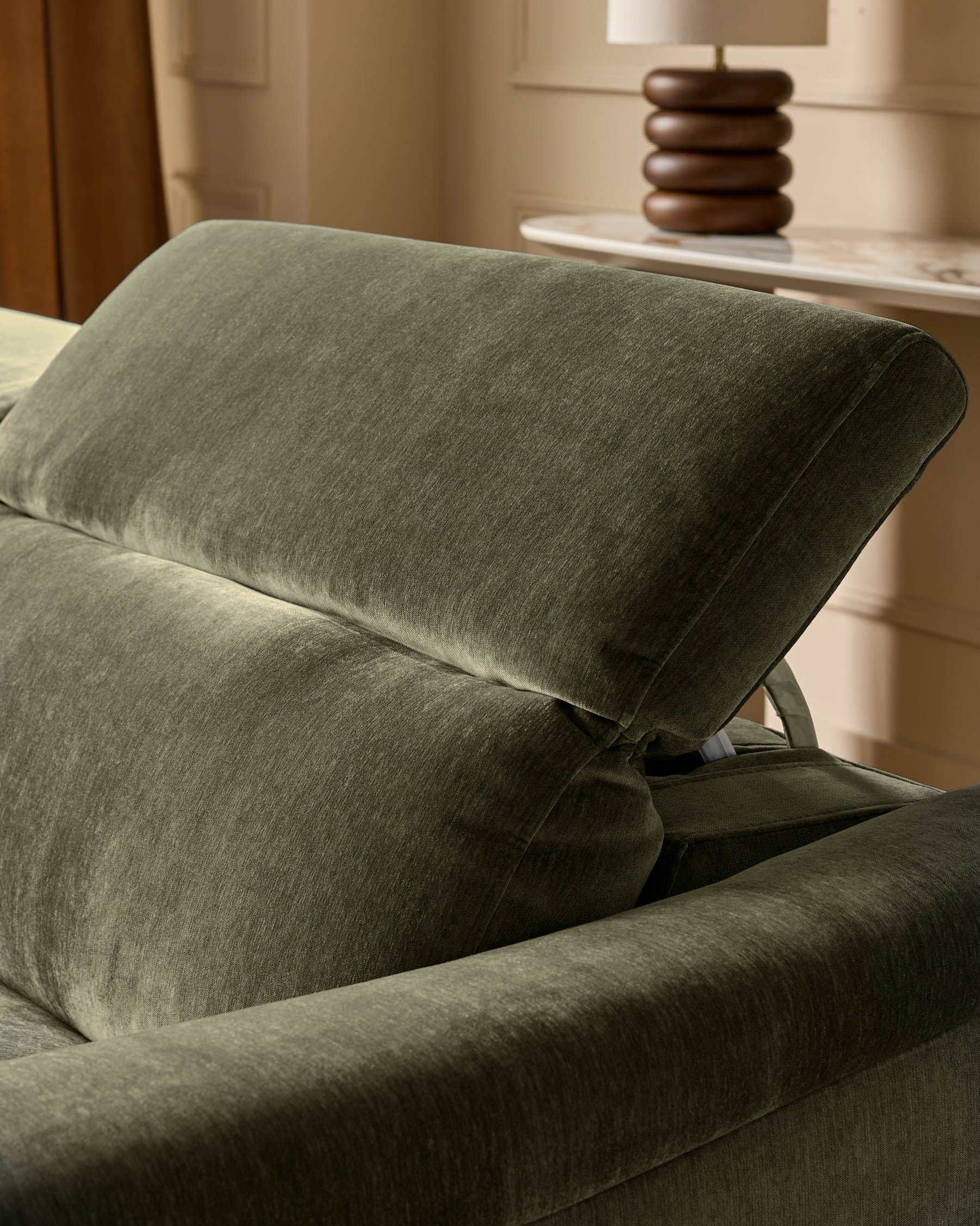 Serene dark green fabric small right hand corner chaise recliner sofa - Image 13