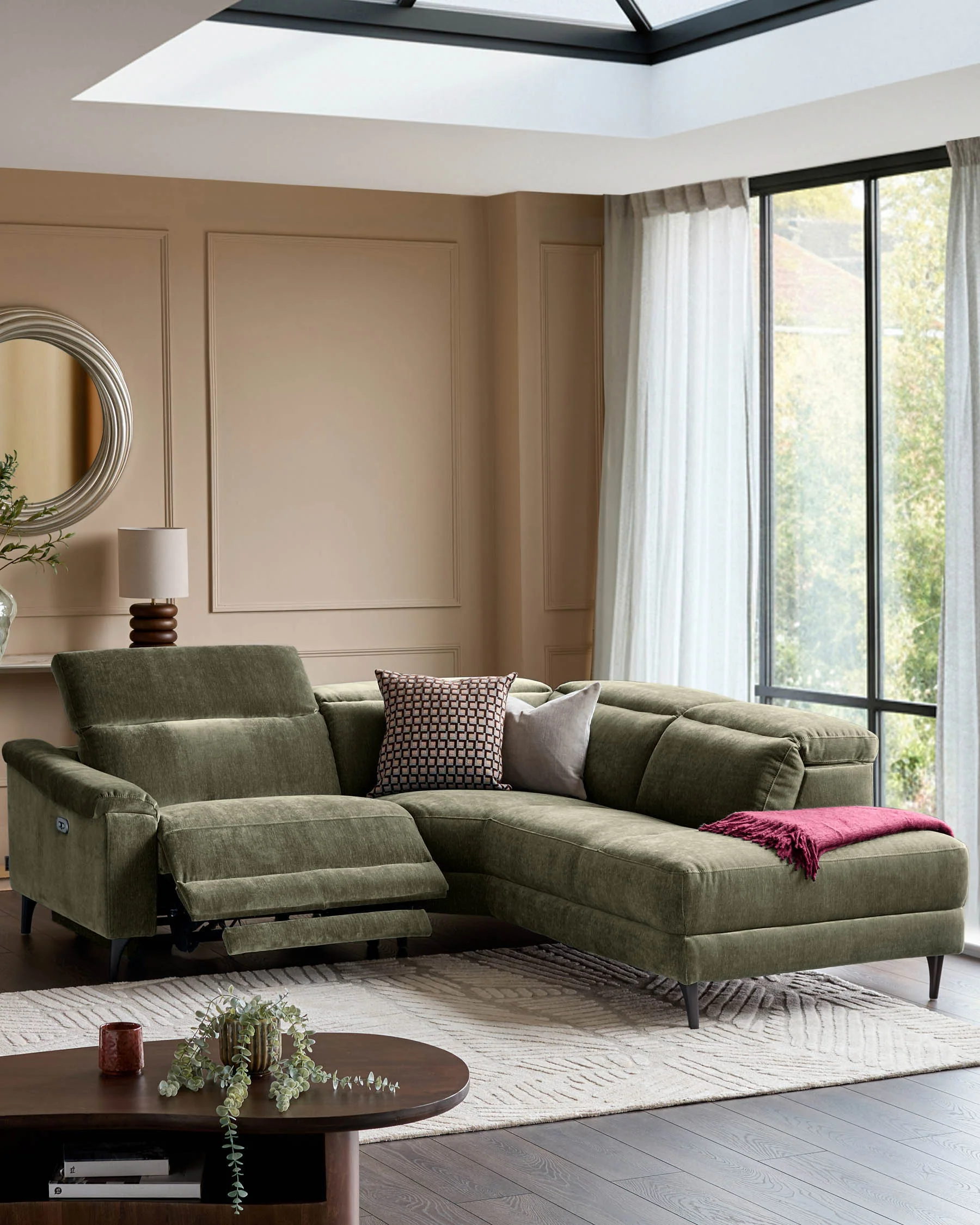 Serene dark green fabric small right hand corner chaise recliner sofa - Image 4