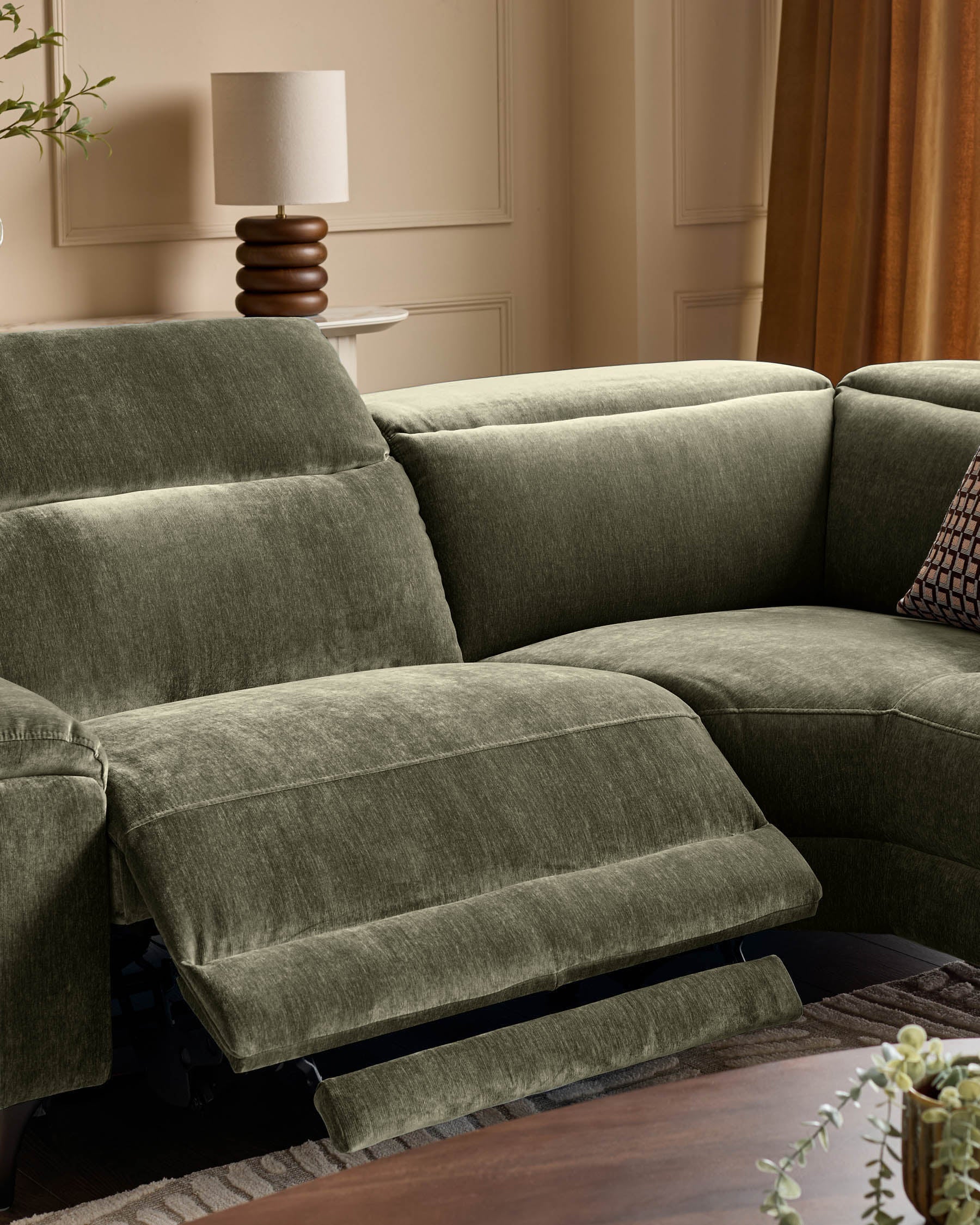 Serene dark green fabric small right hand corner chaise recliner sofa - Image 8