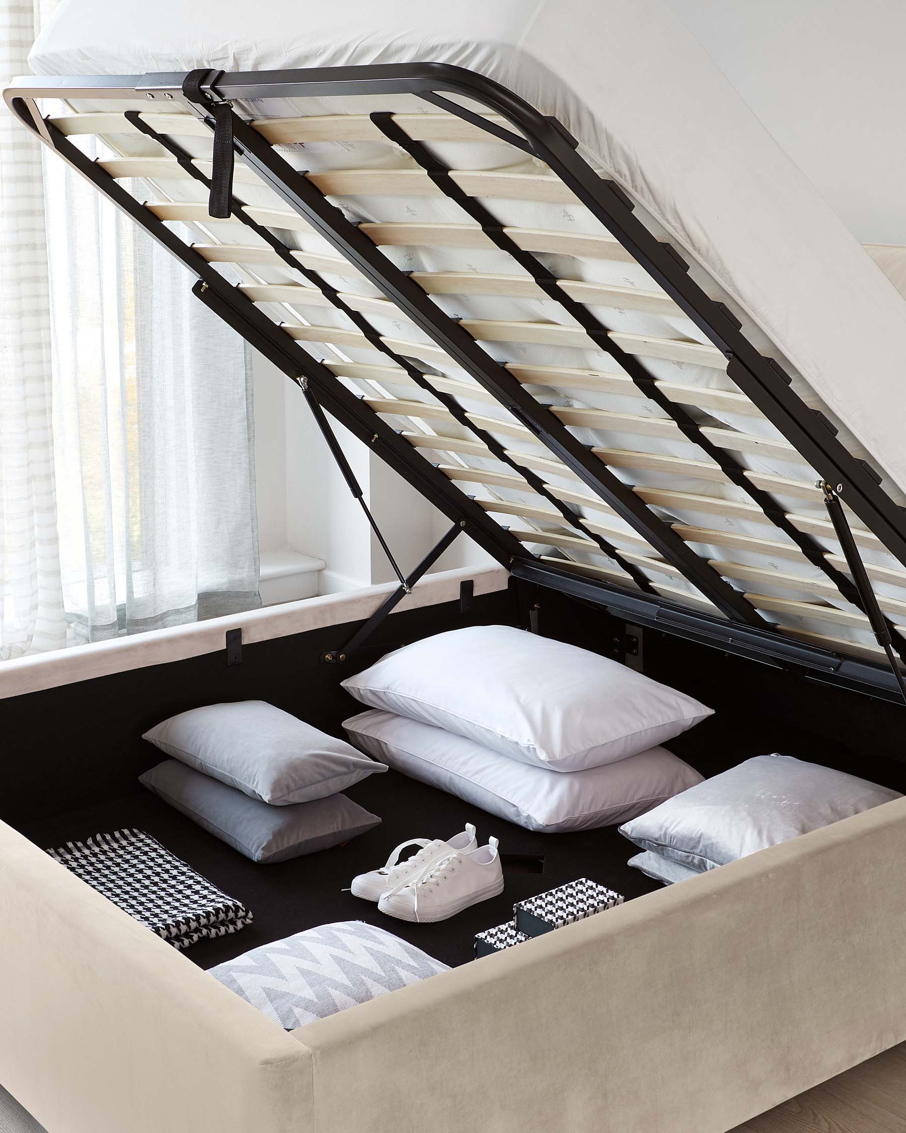 Siesta Champagne Velvet King Size Ottoman Storage Bed - Image 7